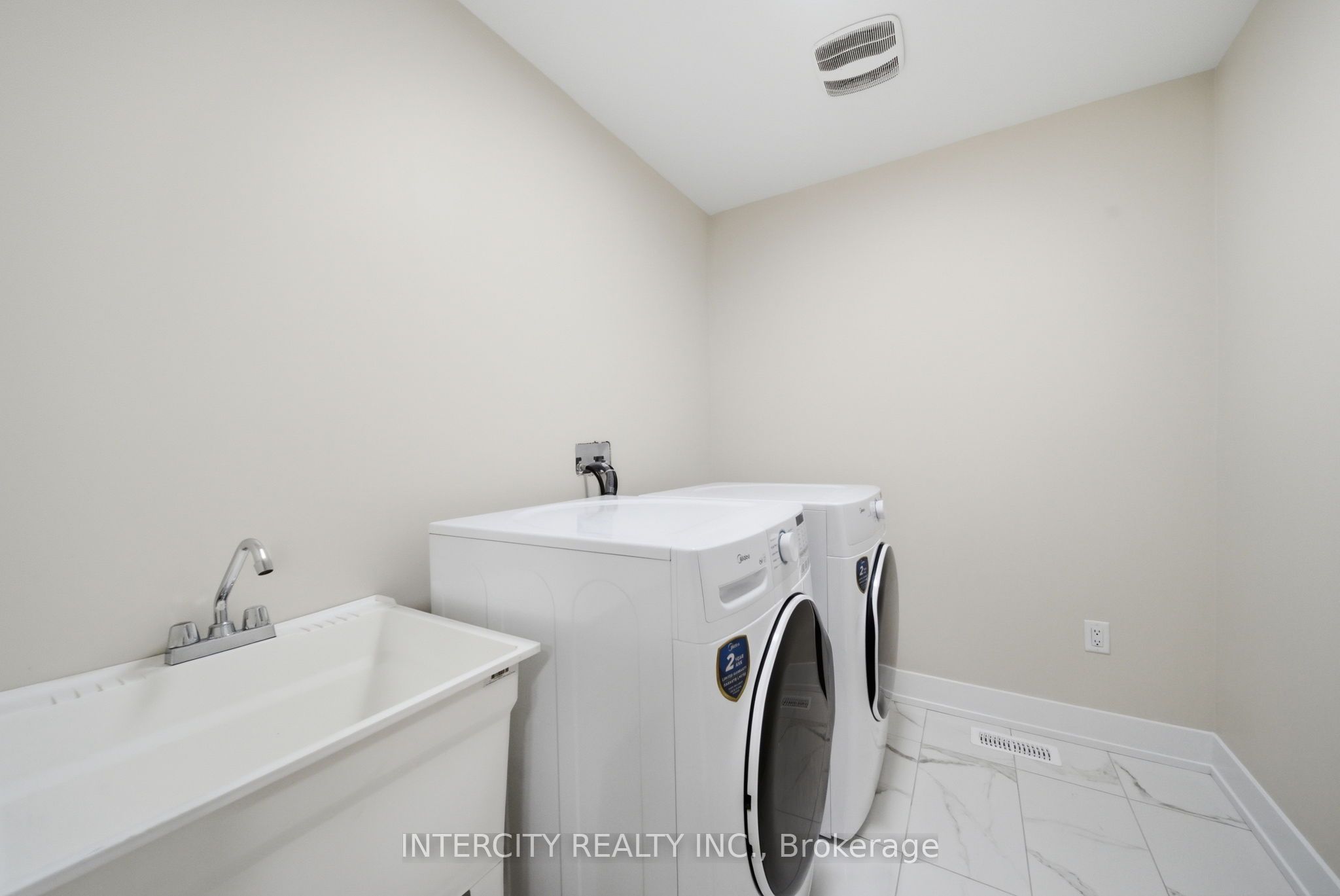 10 Kingsbury Trail Property Photo 42