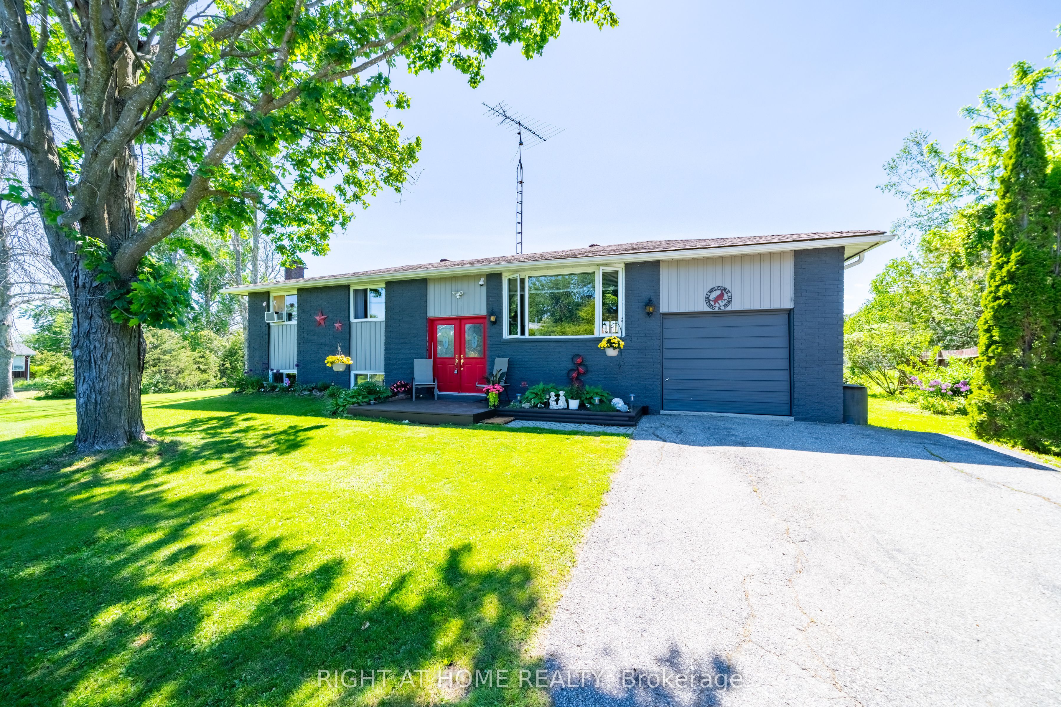 4654 Mcneil Street Property Photo 4