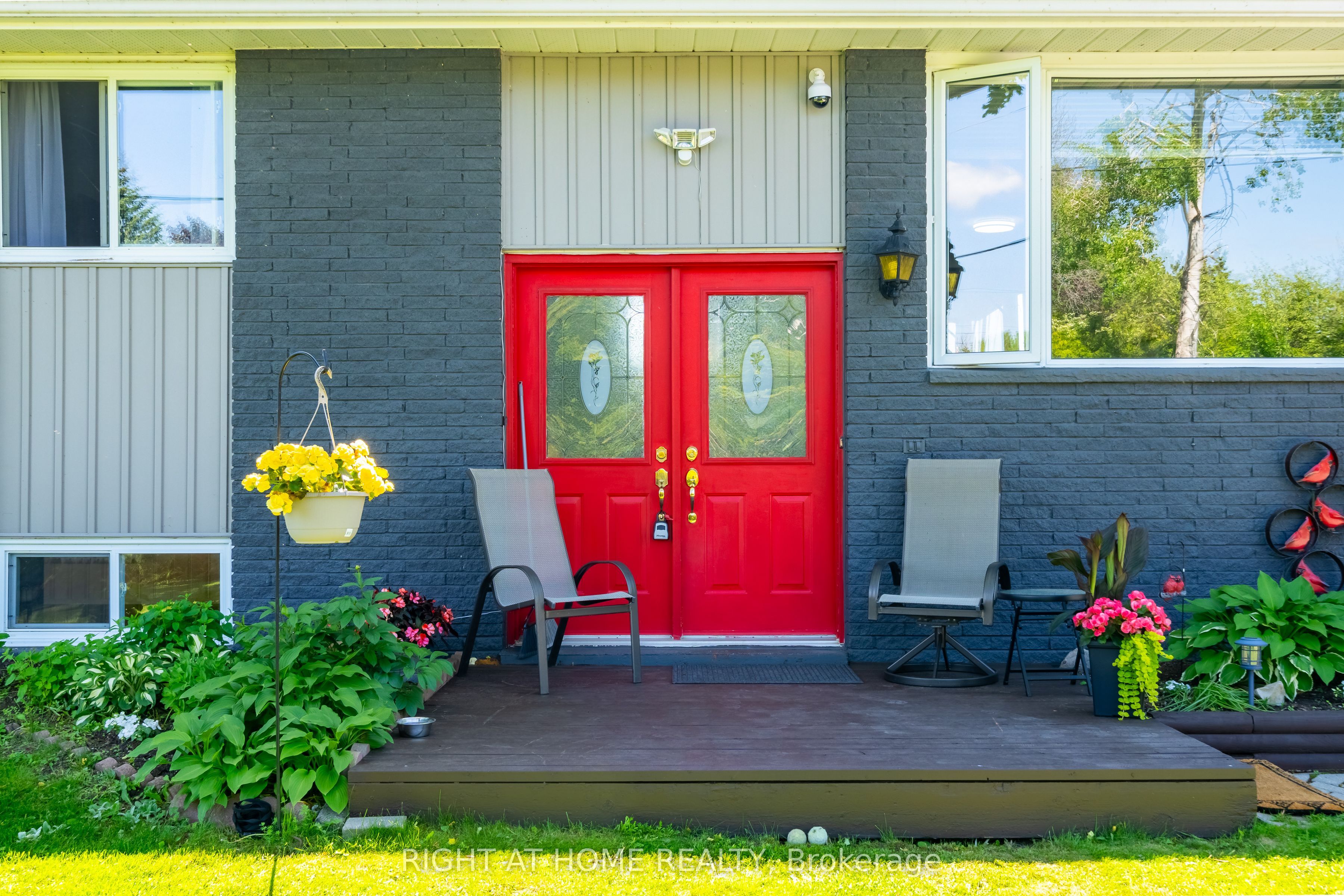 4654 Mcneil Street Property Photo 5