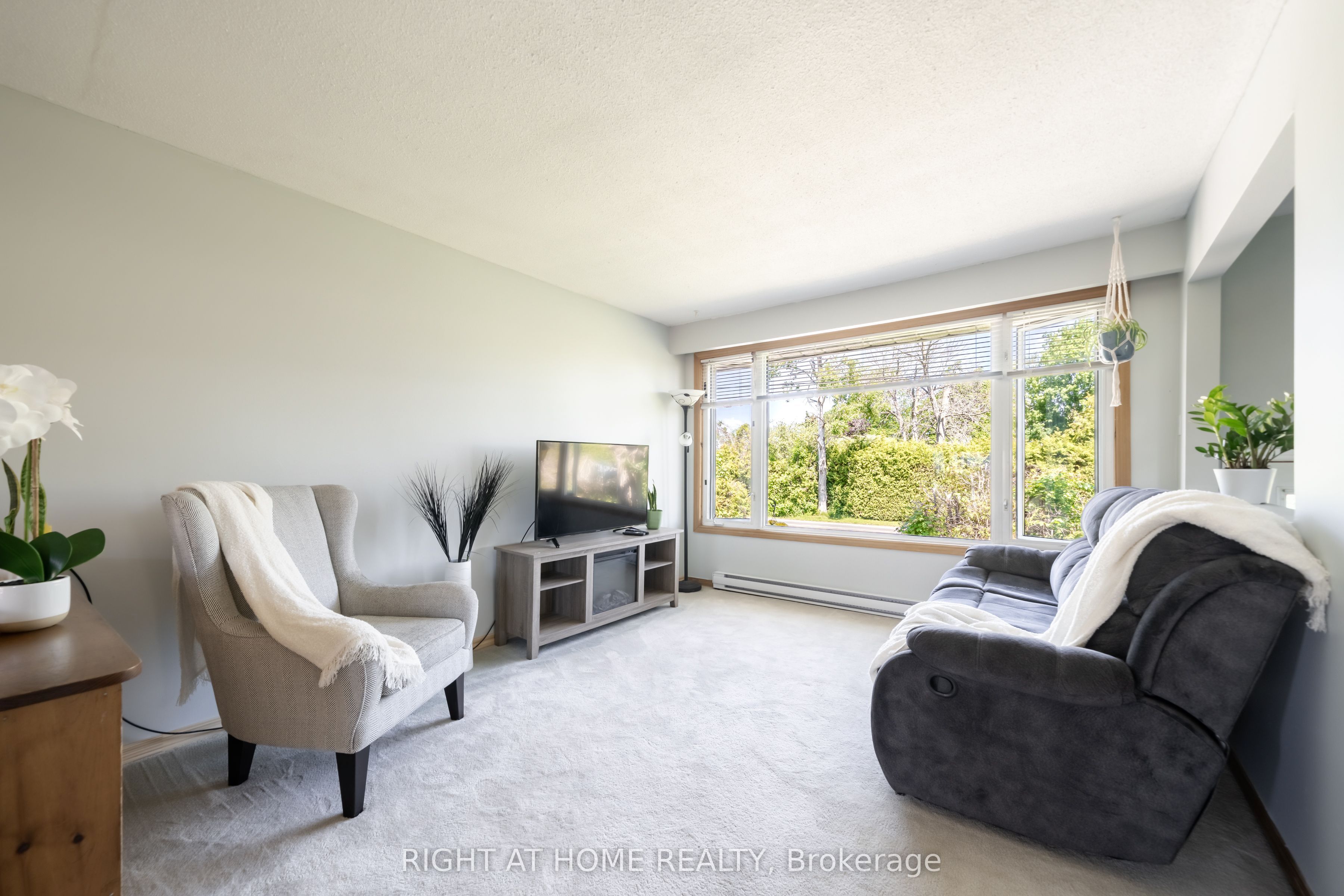 4654 Mcneil Street Property Photo 10