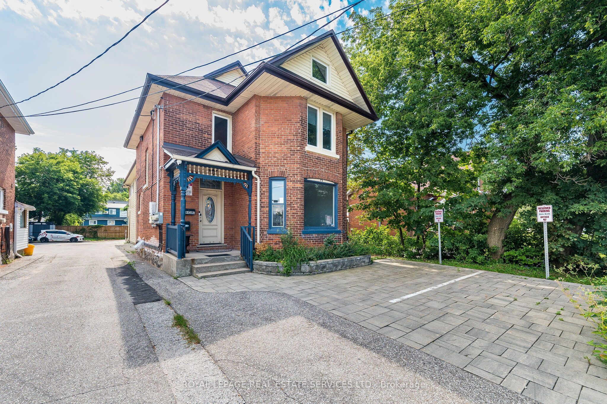100 Essa Road Property Photo 1