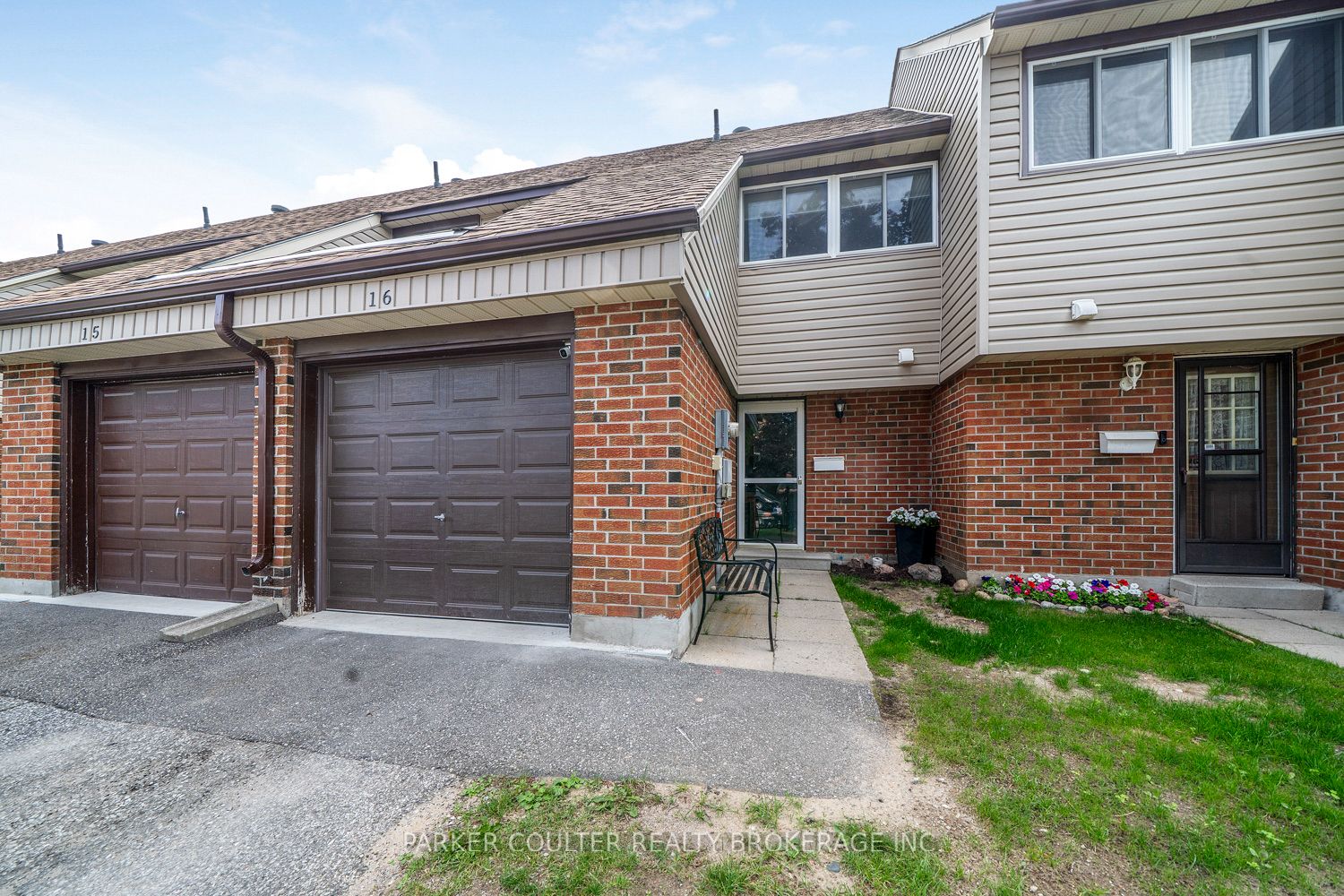 441 Barrie Road 16 Property Photo 2