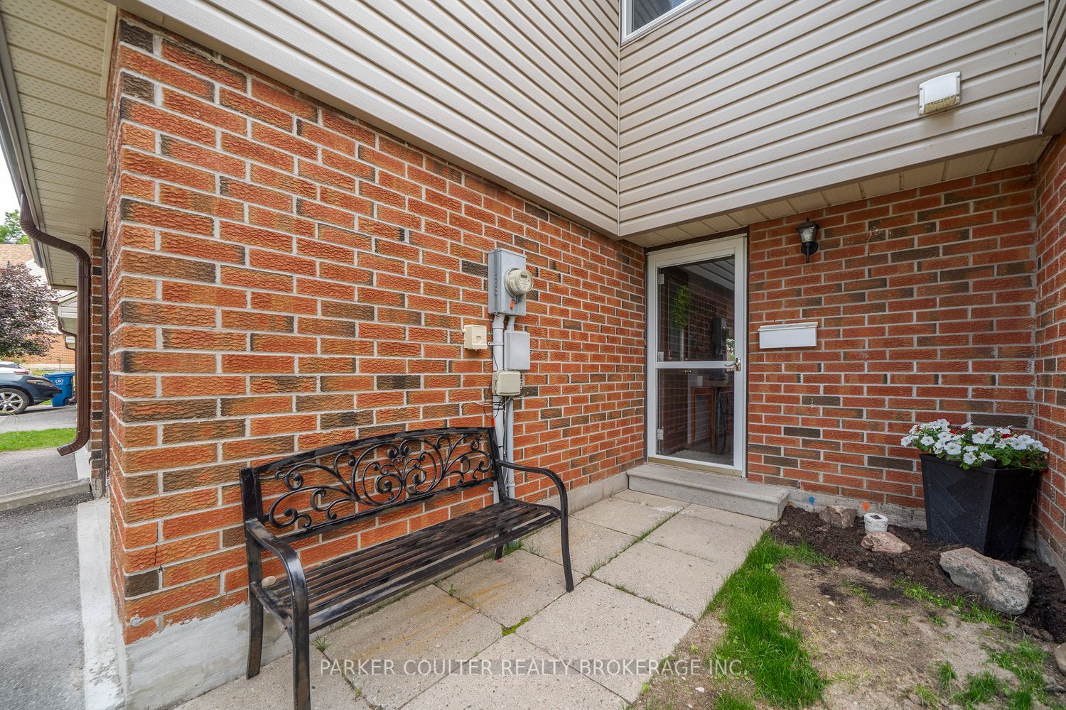 441 Barrie Road 16 Property Photo 3
