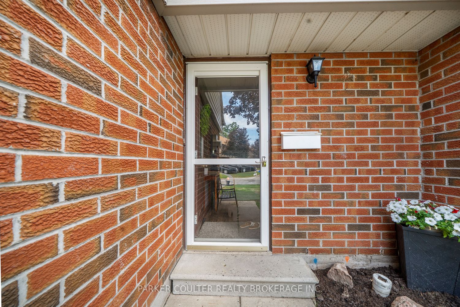441 Barrie Road 16 Property Photo 4
