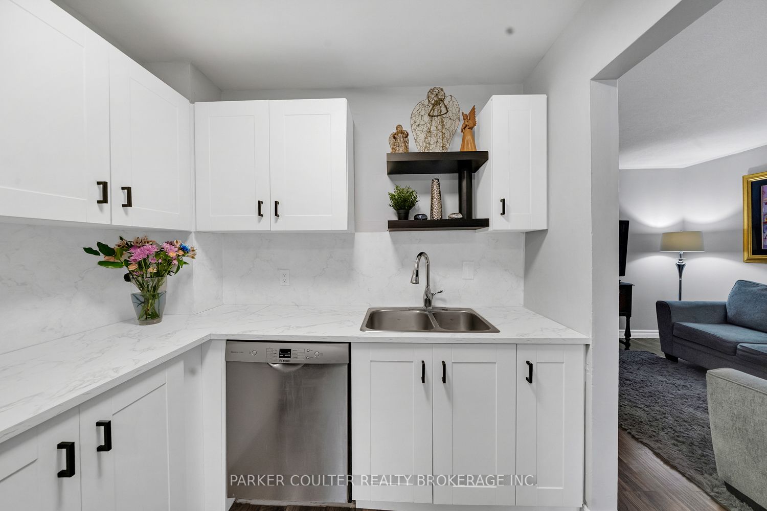 441 Barrie Road 16 Property Photo 16