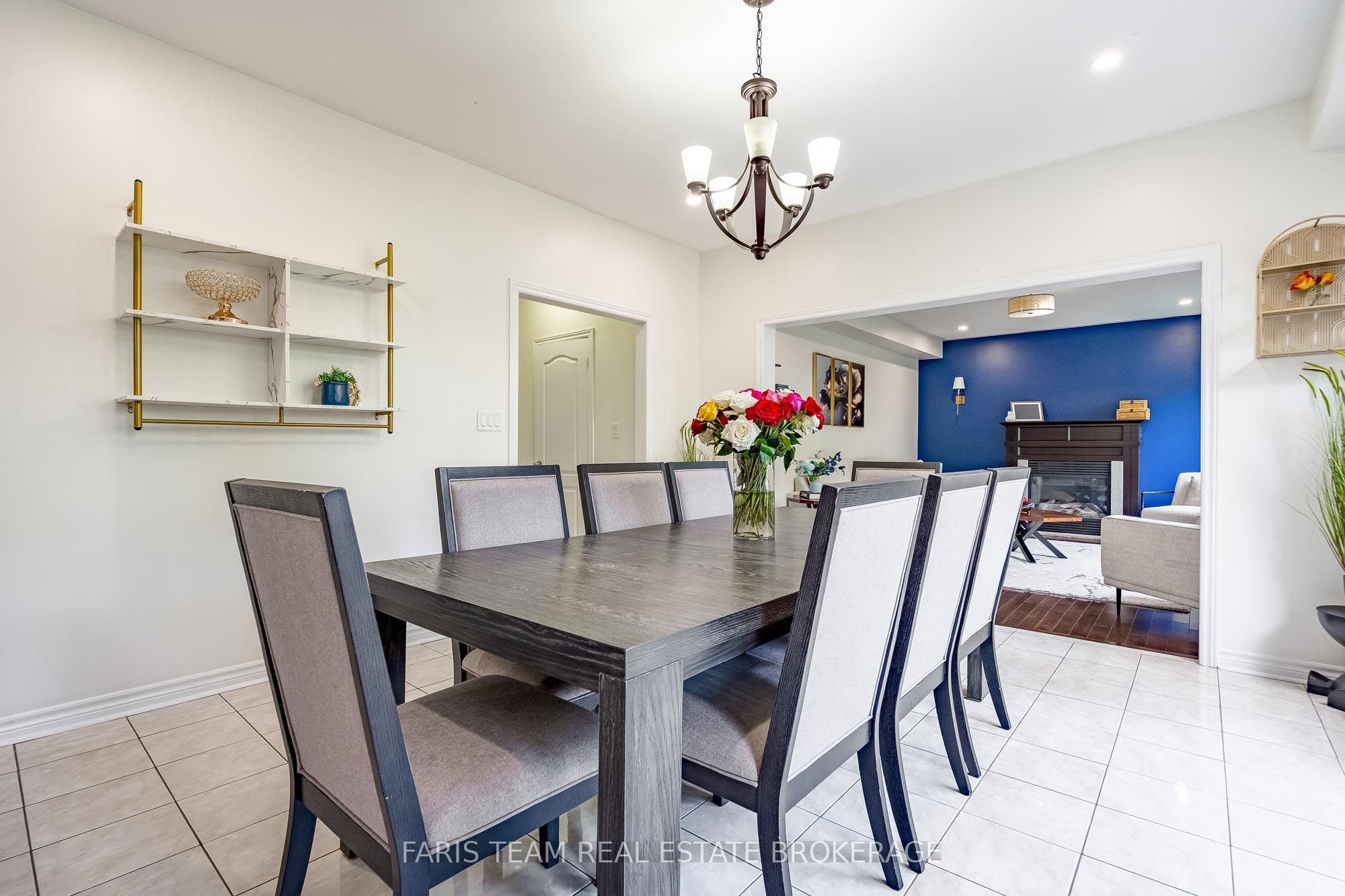 31 The Queensway Property Photo 12