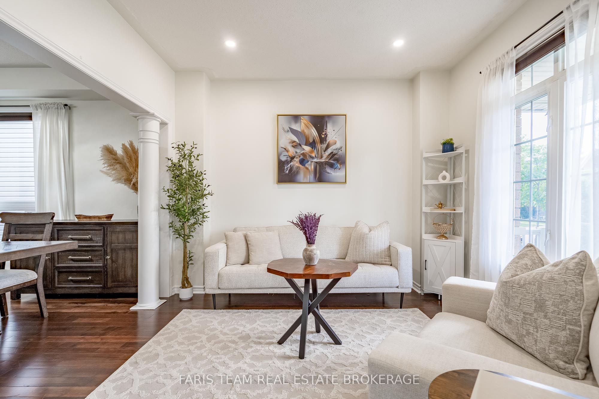 31 The Queensway Property Photo 16