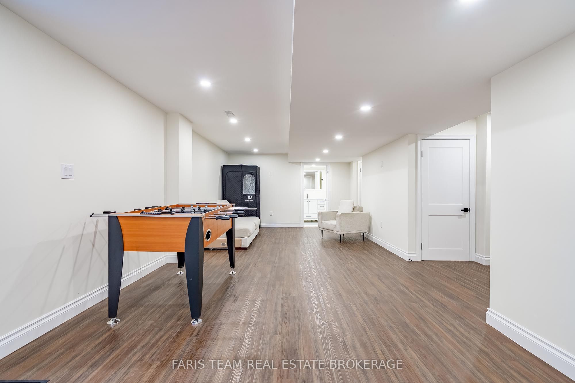 31 The Queensway Property Photo 36