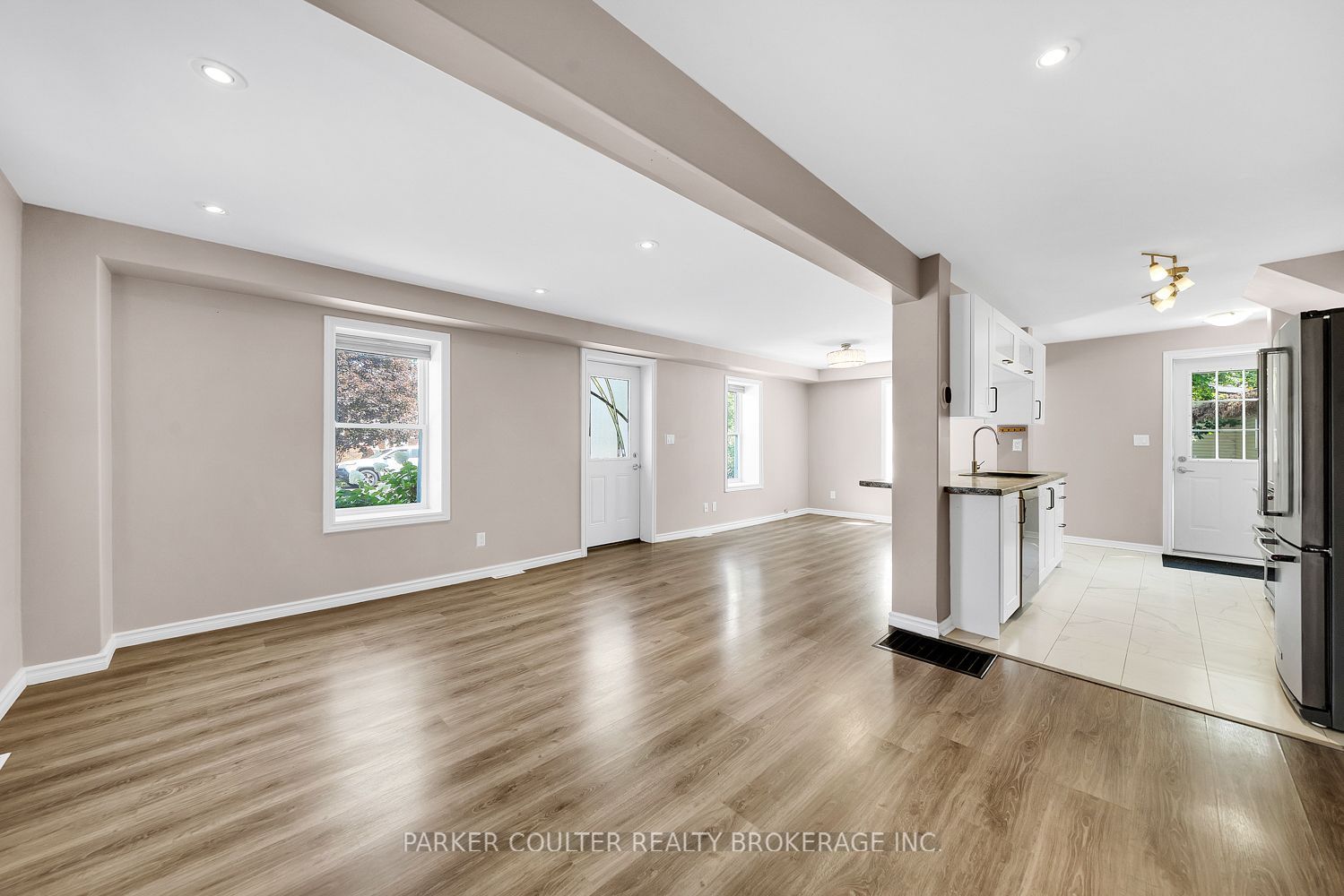 403a Forest Avenue S Property Photo 8