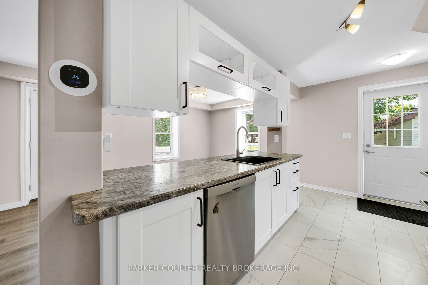 403a Forest Avenue S Property Photo 9