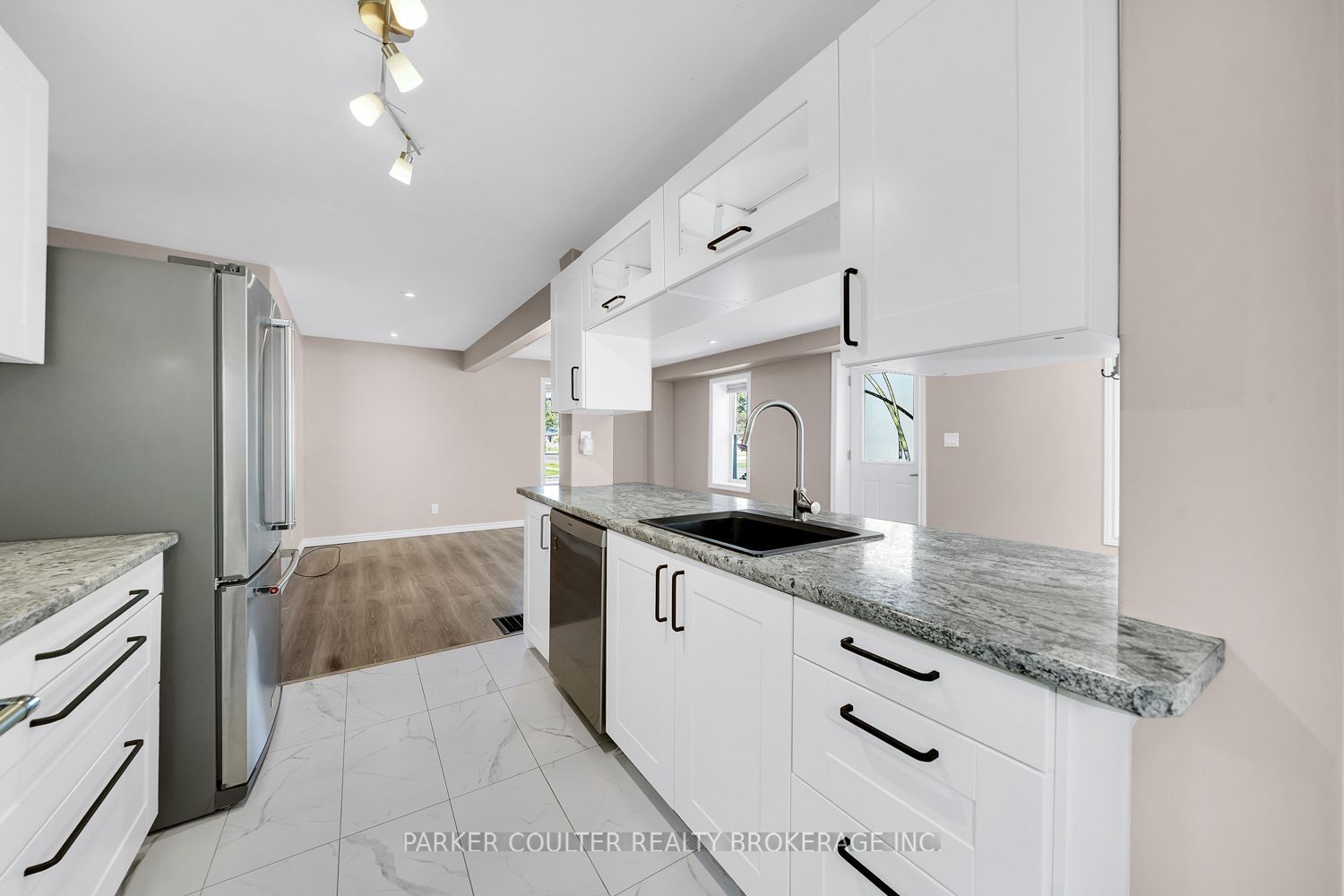 403a Forest Avenue S Property Photo 12