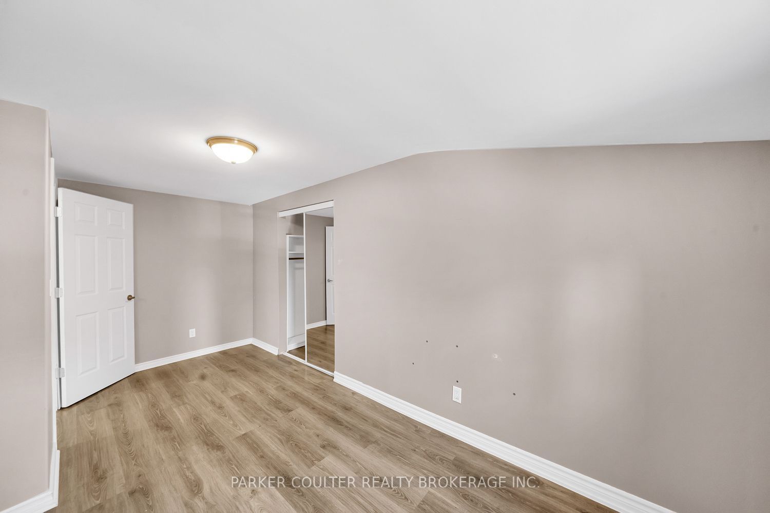 403a Forest Avenue S Property Photo 29