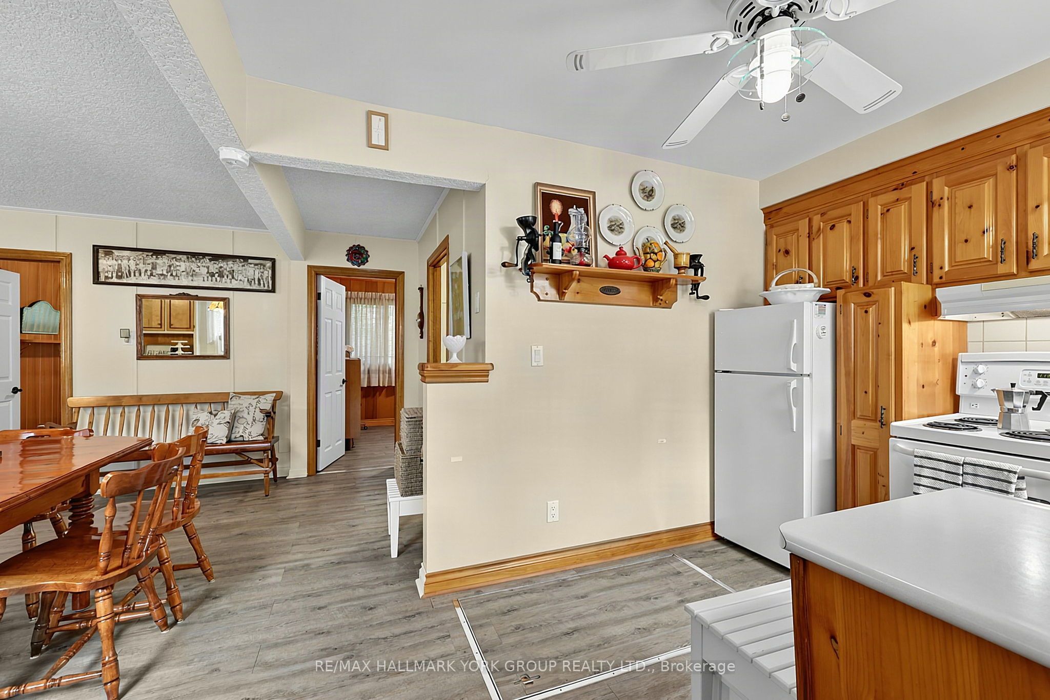 1085 River Road E Property Photo 6