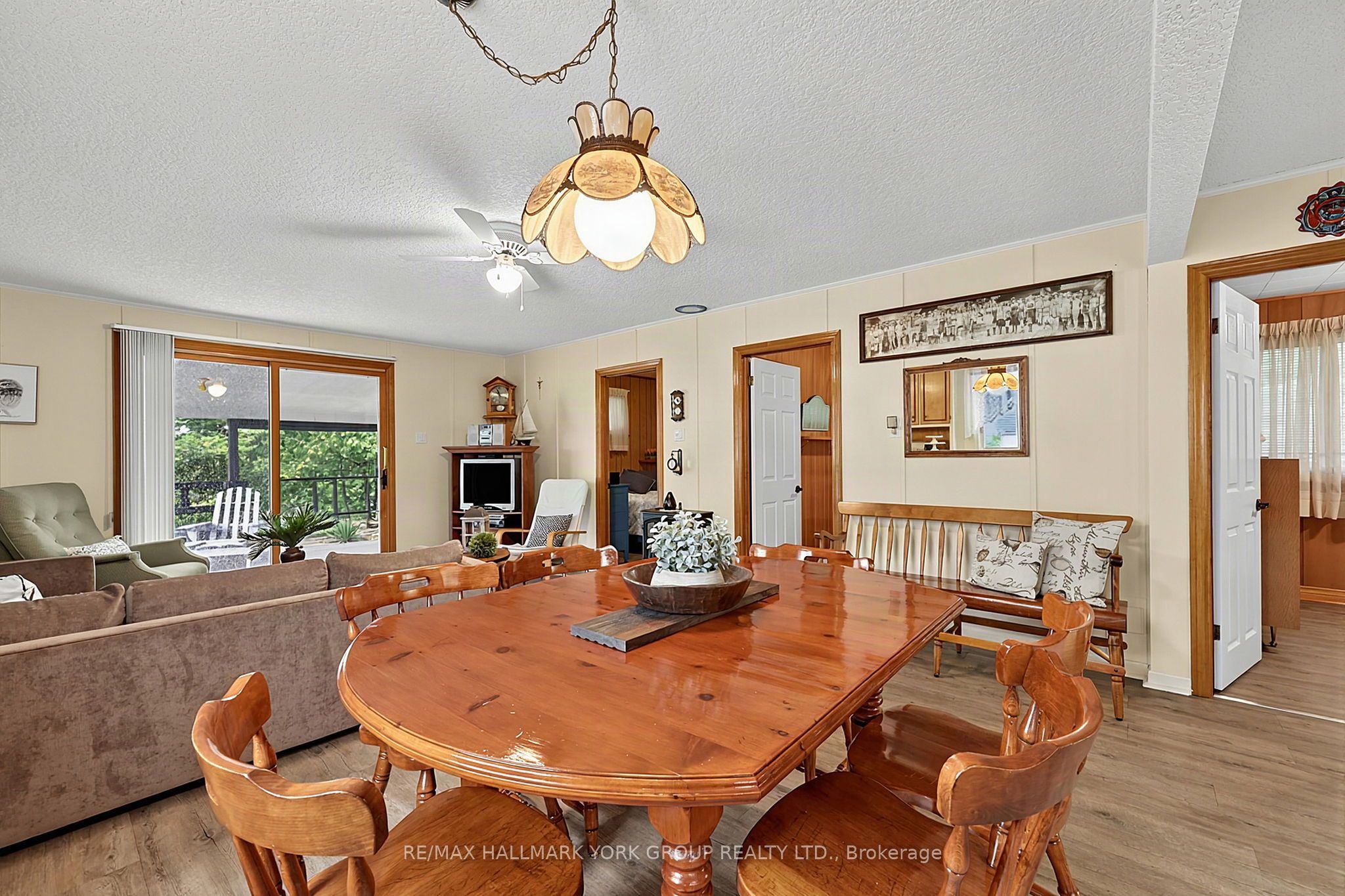 1085 River Road E Property Photo 12