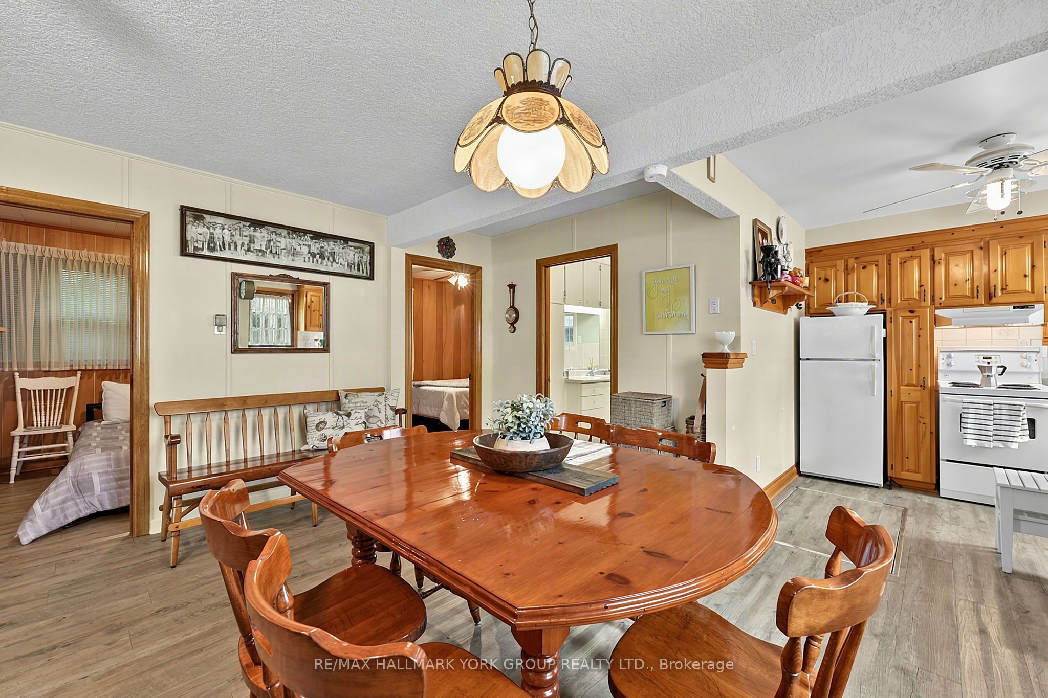 1085 River Road E Property Photo 13