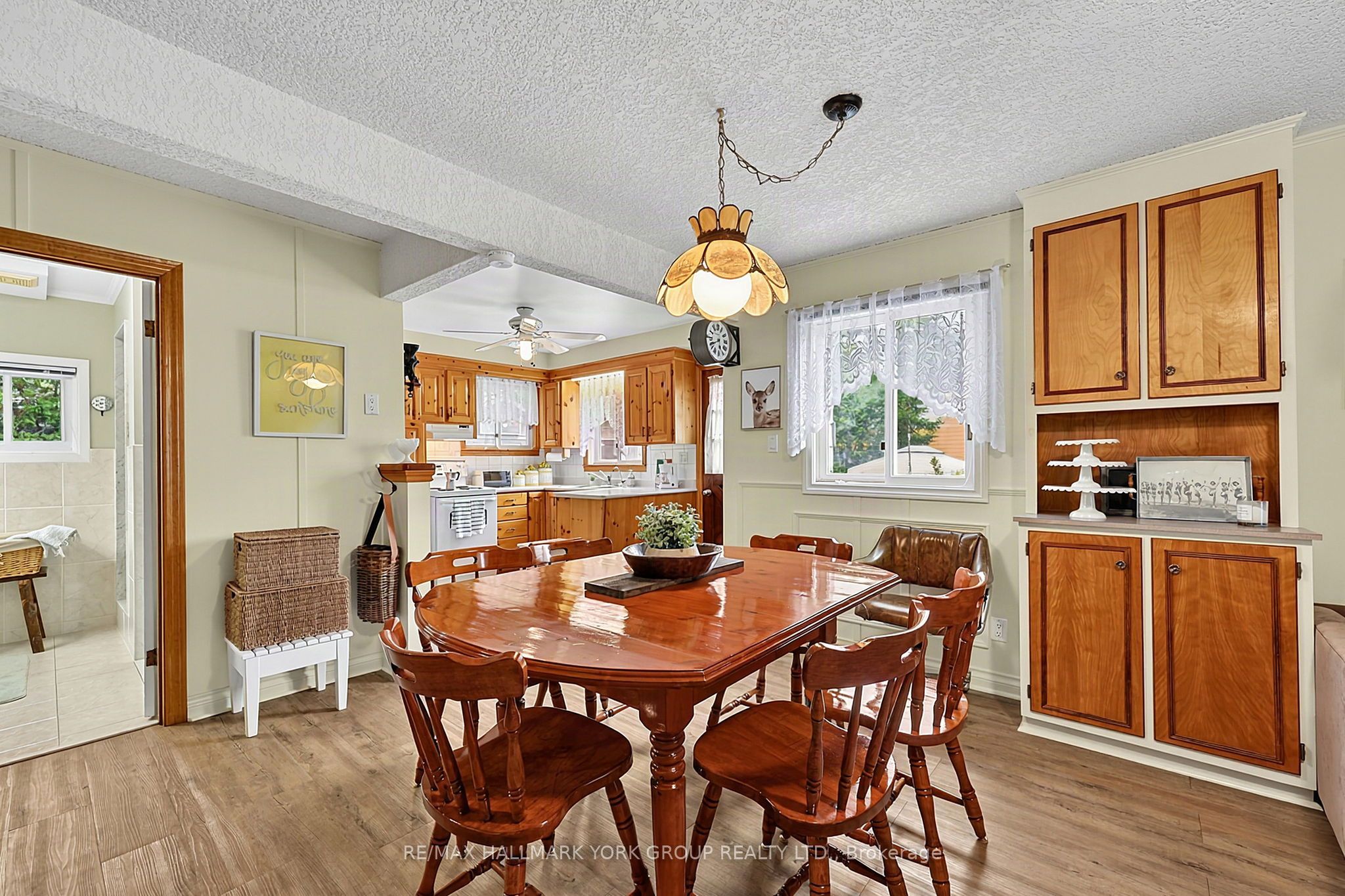 1085 River Road E Property Photo 14