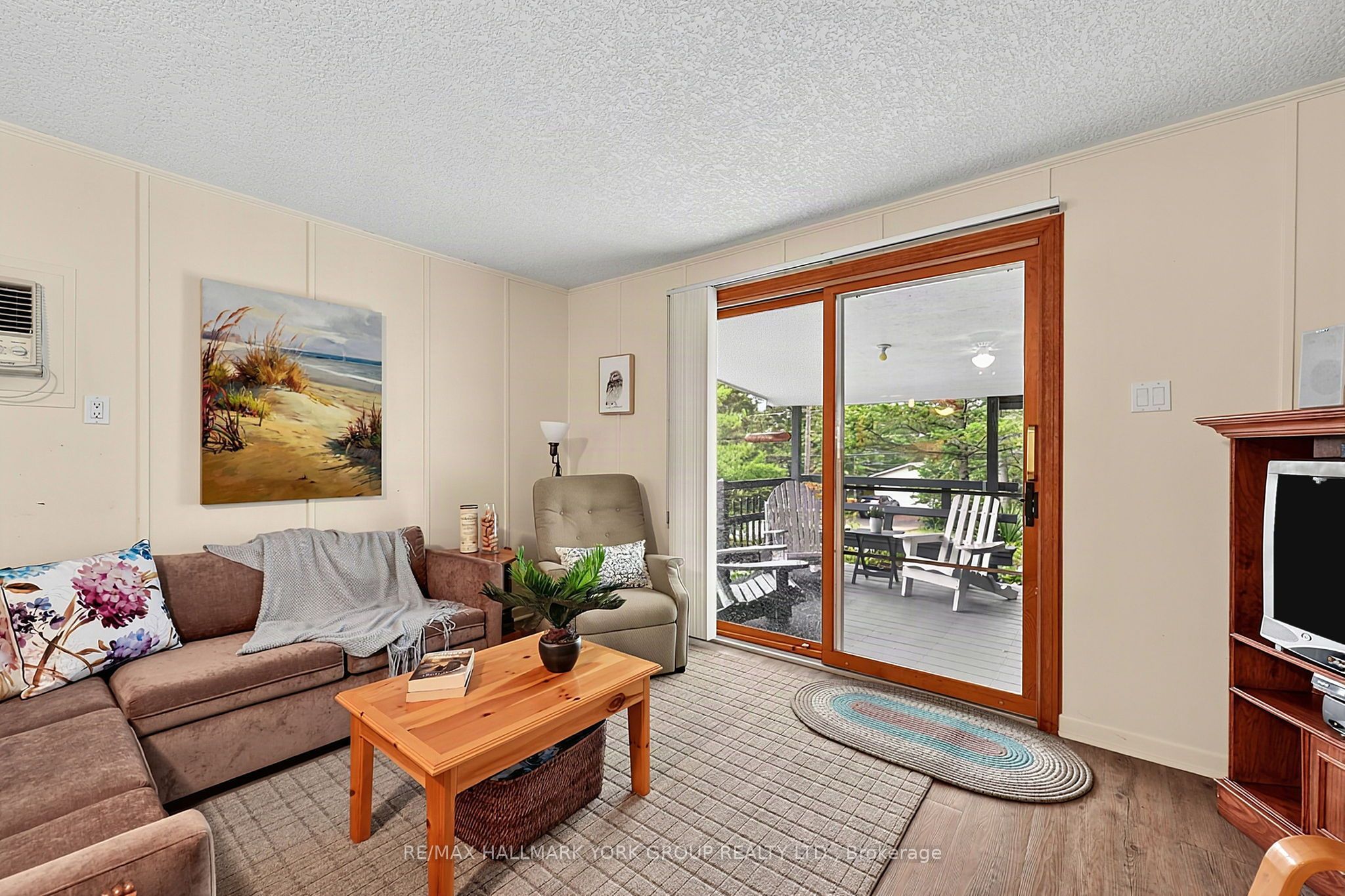 1085 River Road E Property Photo 16