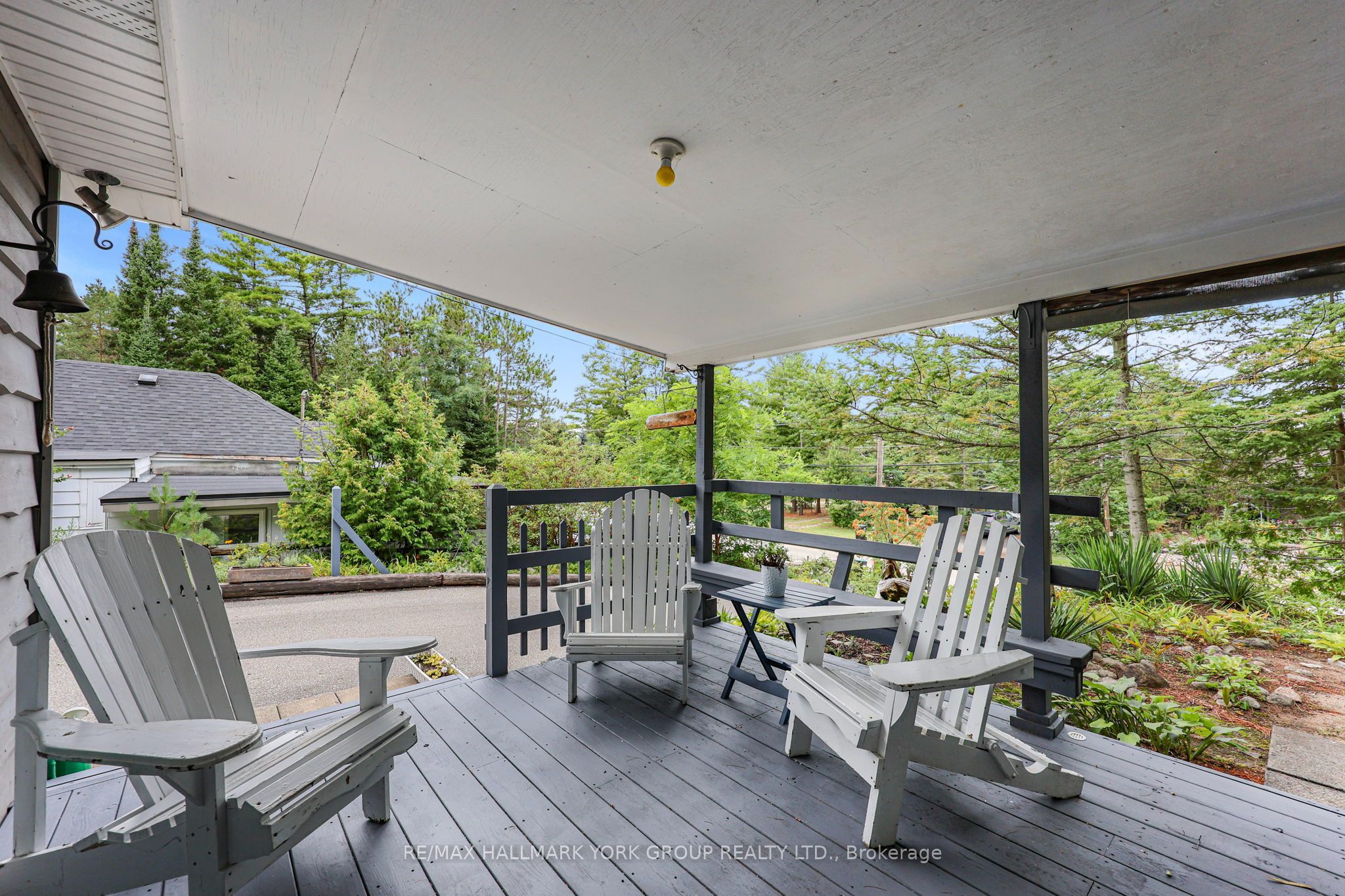 1085 River Road E Property Photo 26