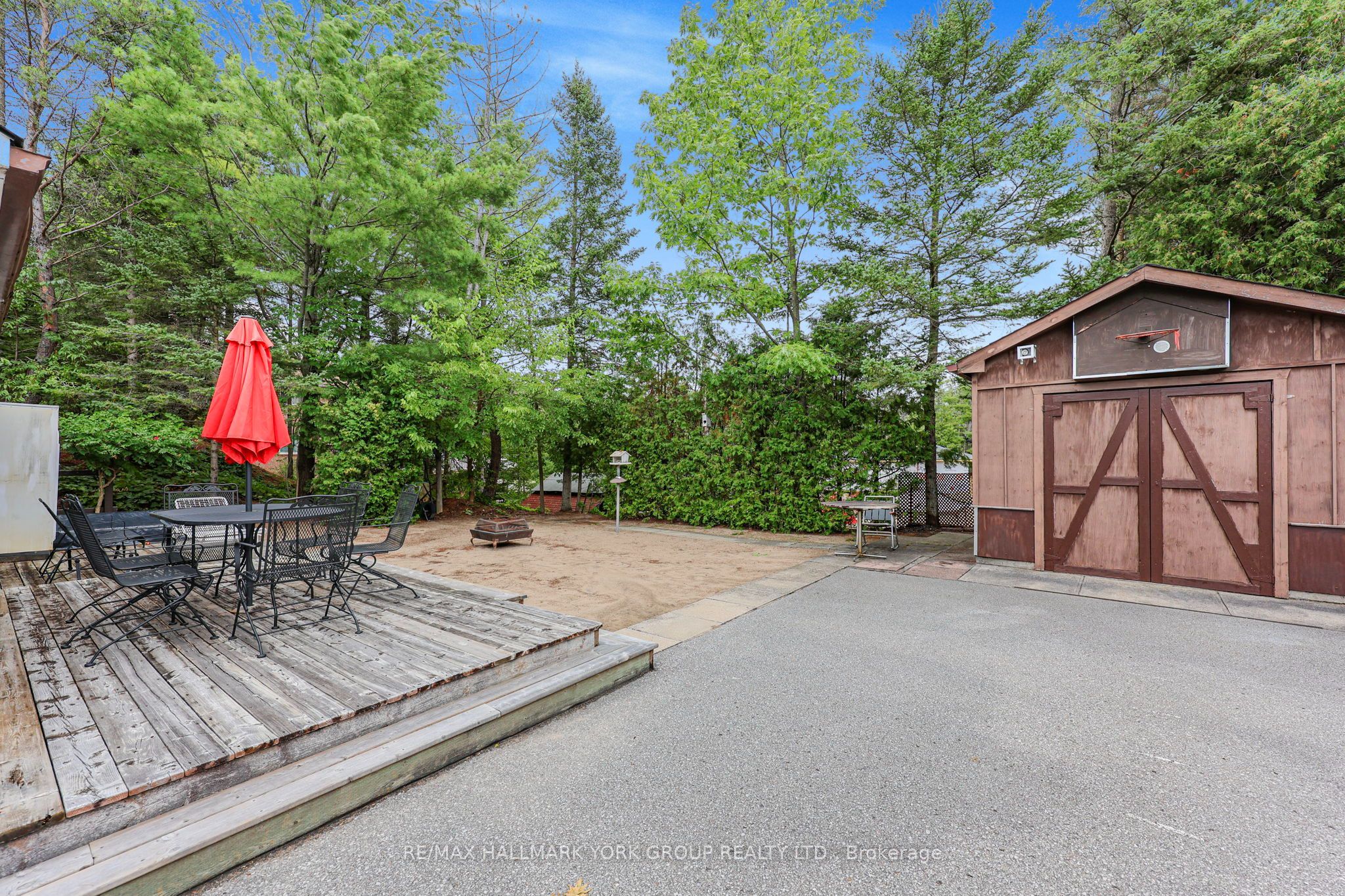 1085 River Road E Property Photo 33