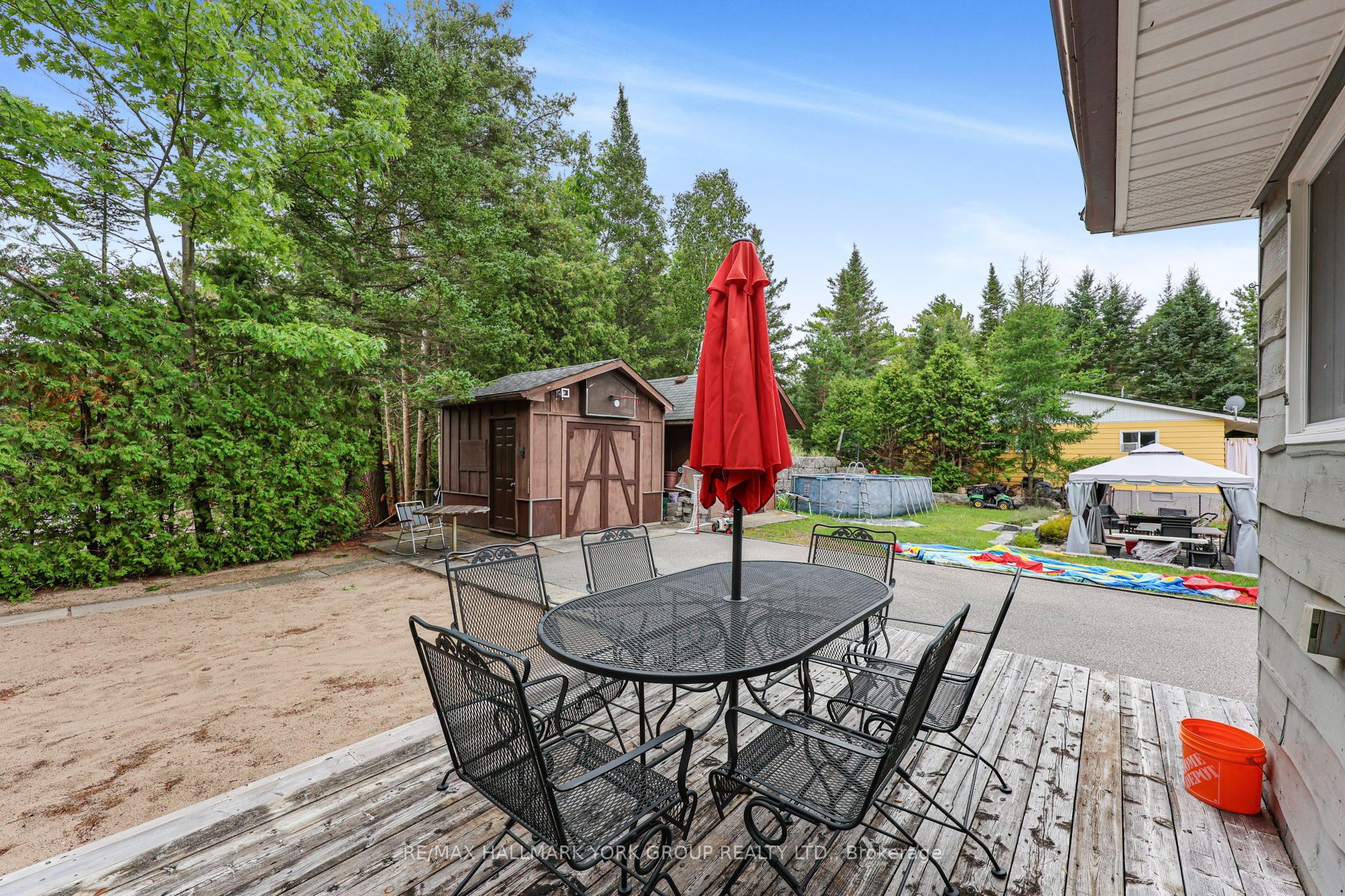 1085 River Road E Property Photo 37