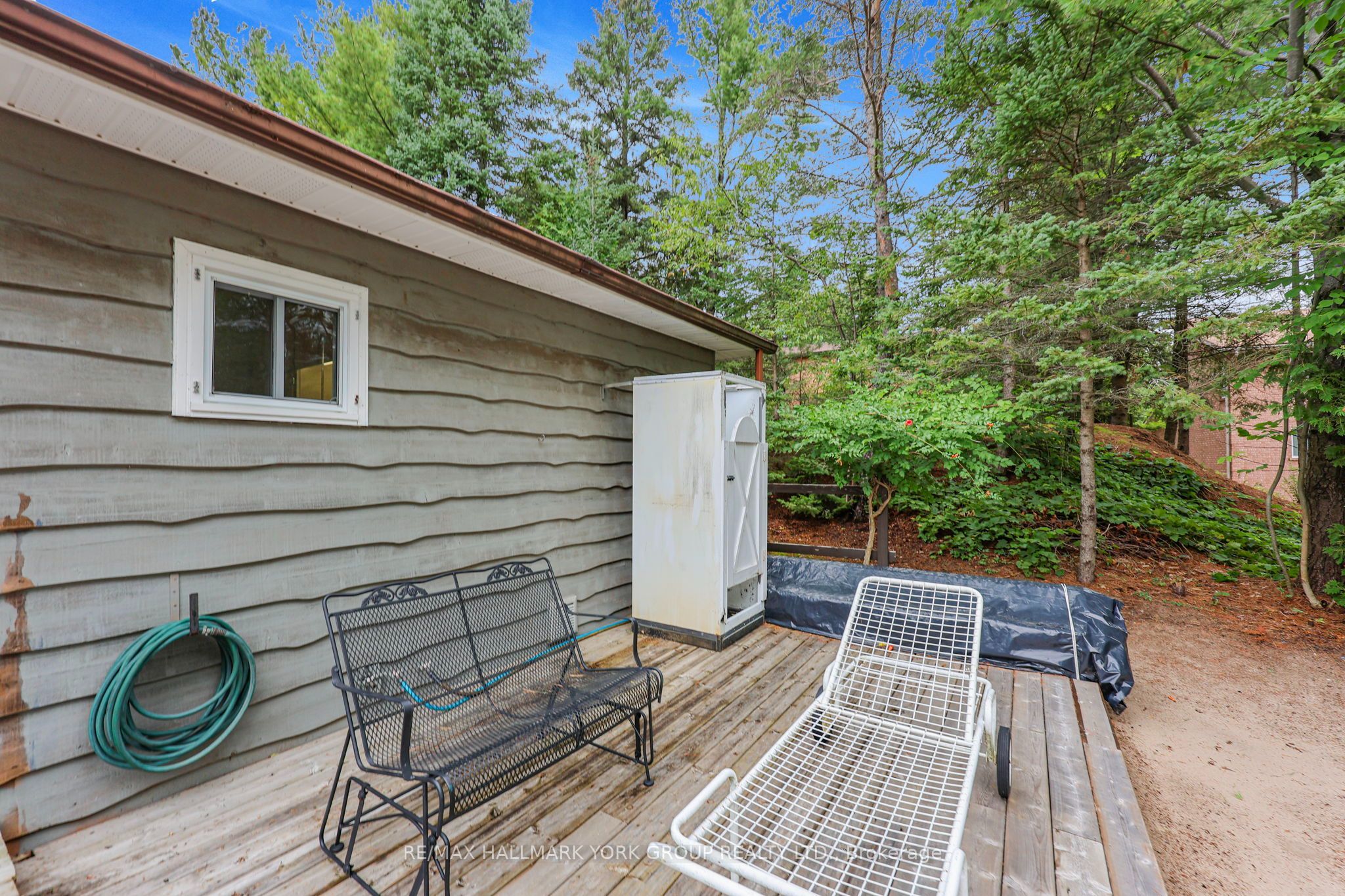 1085 River Road E Property Photo 38