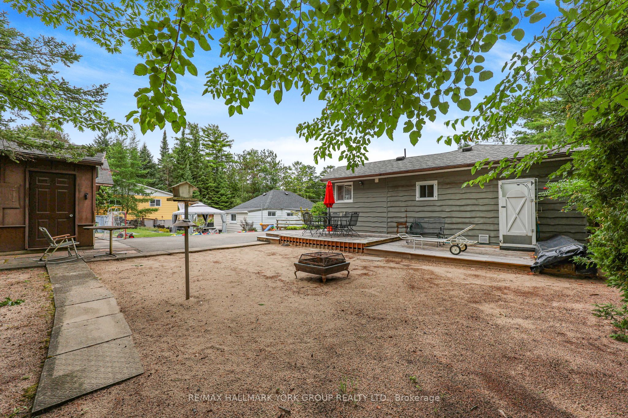 1085 River Road E Property Photo 43