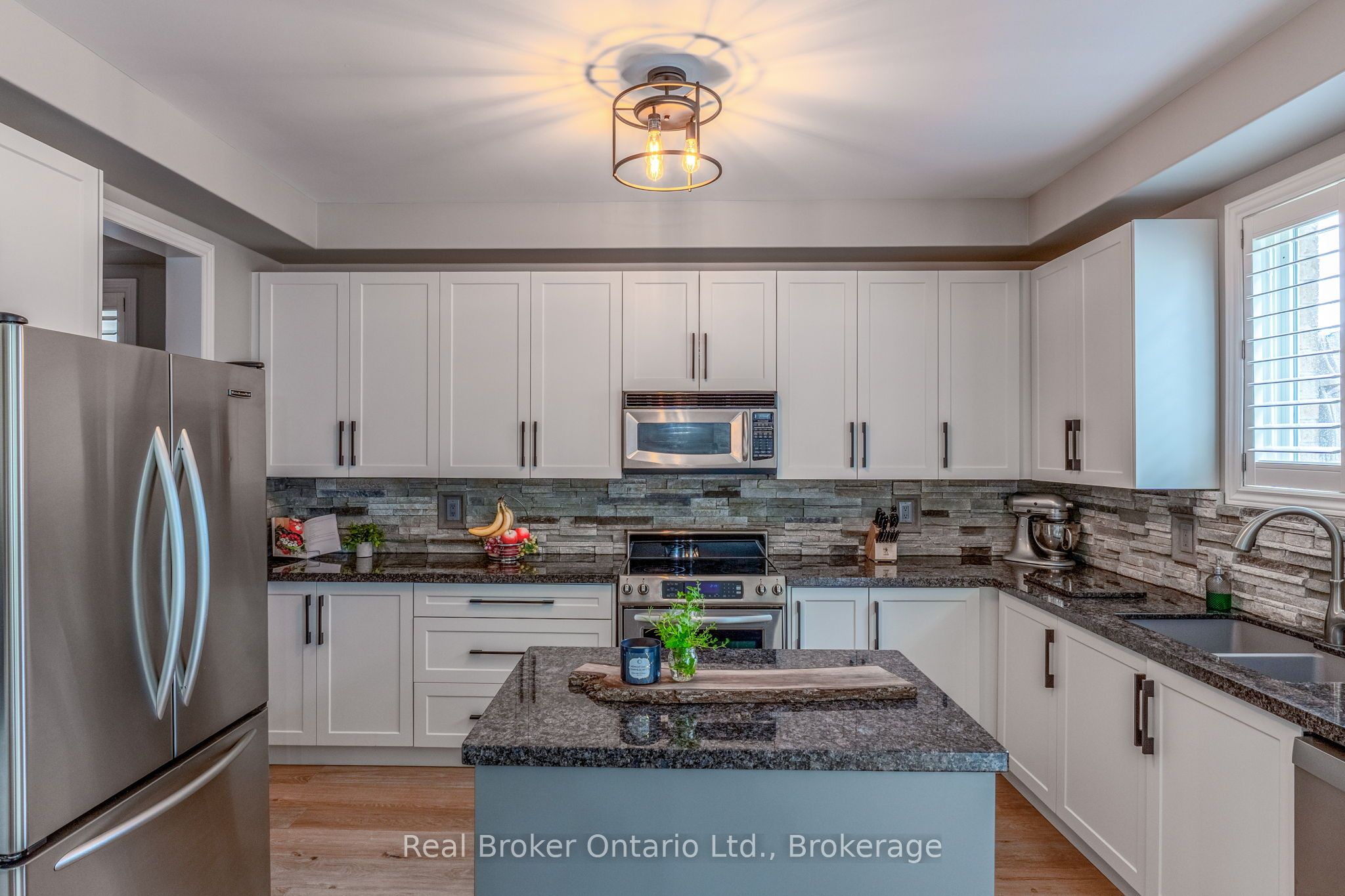 50 The Queensway Property Photo 14