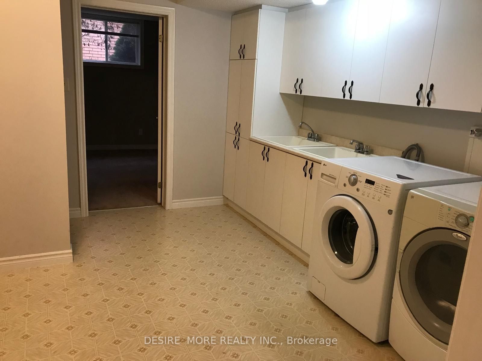 54 Mayfair Drive Bsmt Property Photo 6