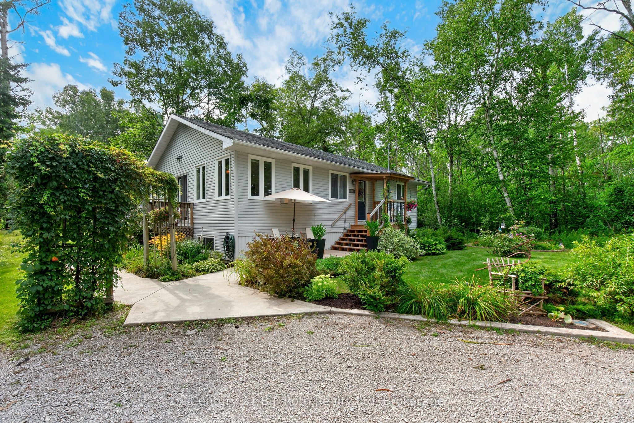 24 Crescent Drive Property Photo 1