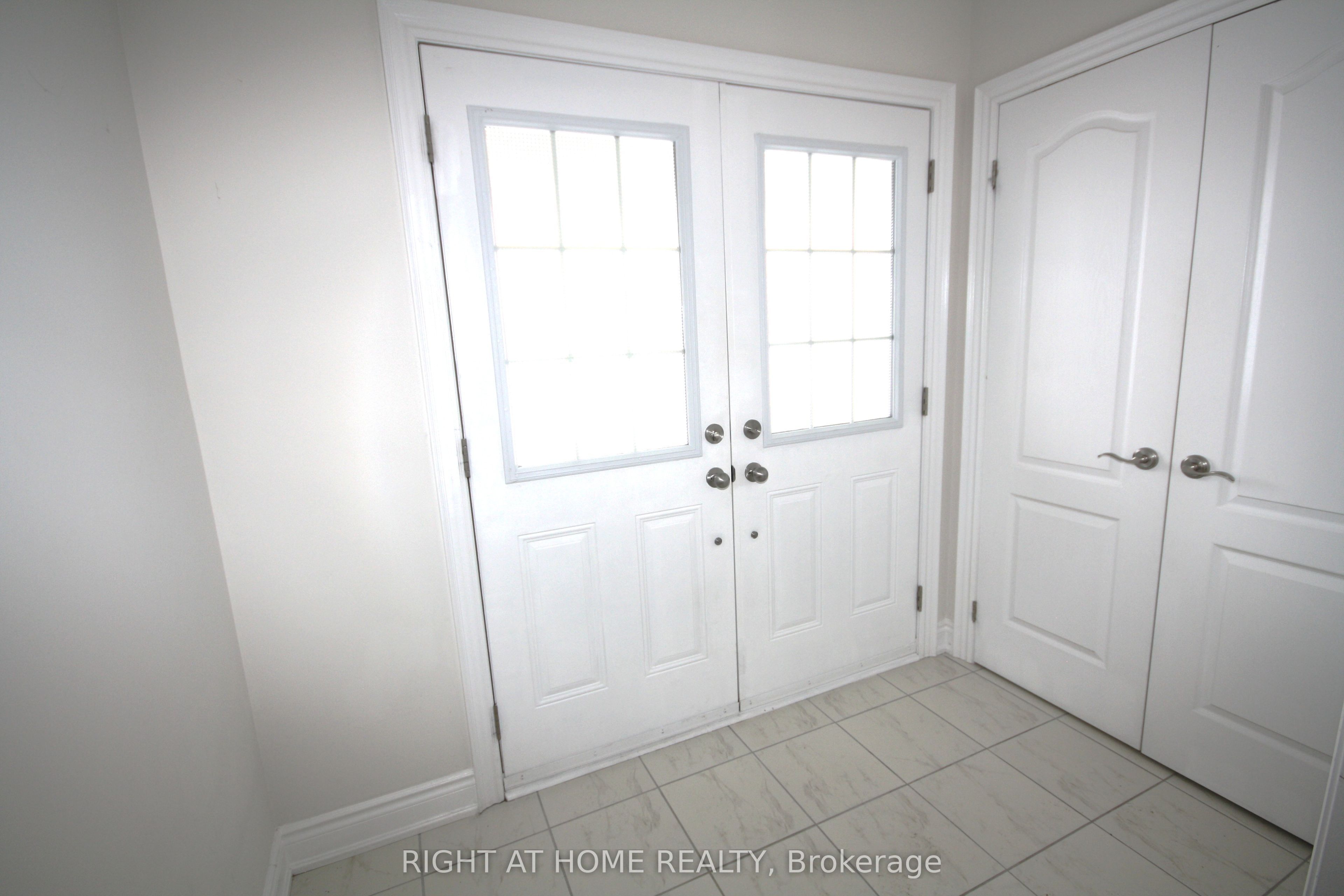 66 White Crescent Property Photo 4