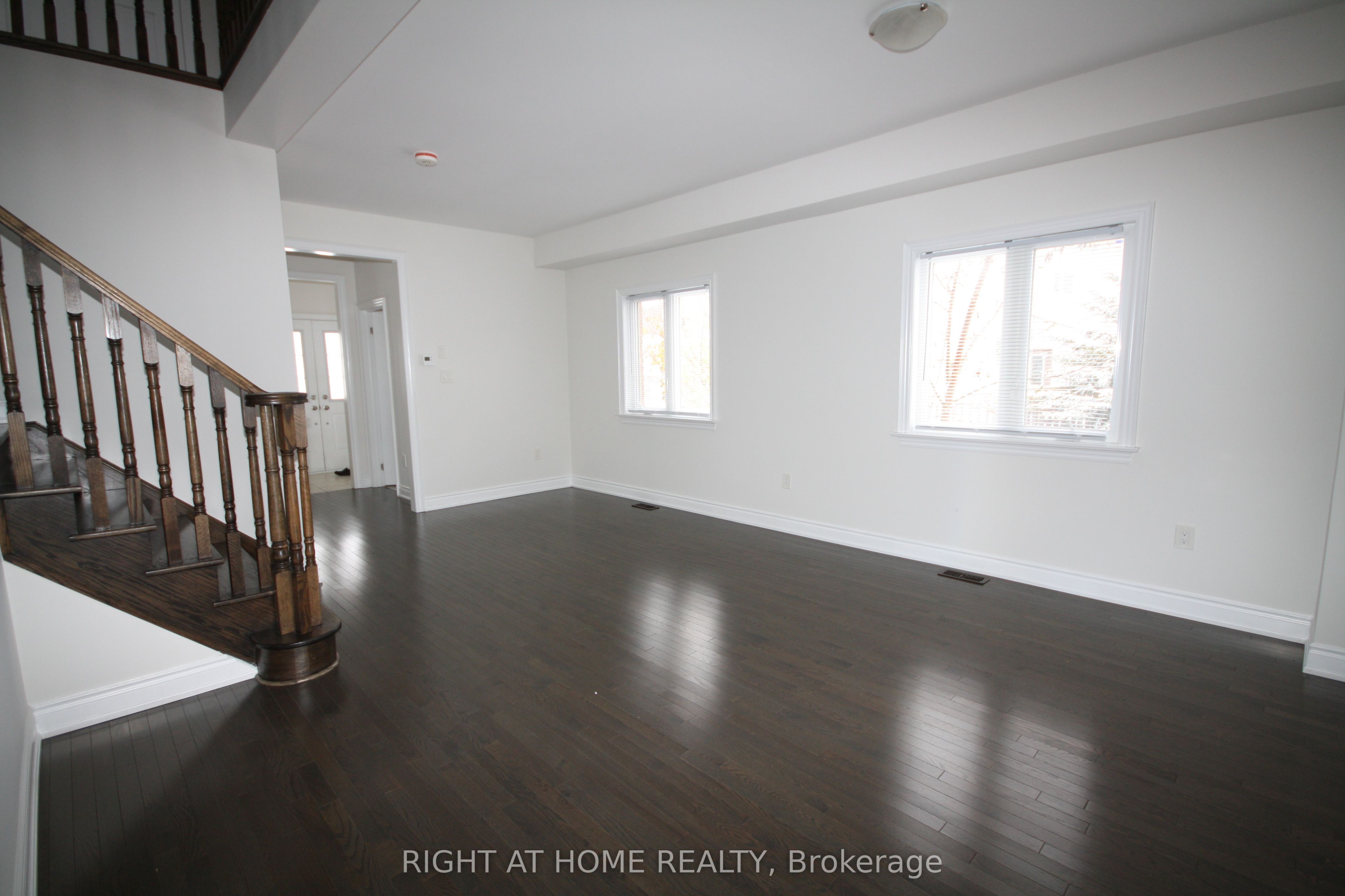 66 White Crescent Property Photo 6