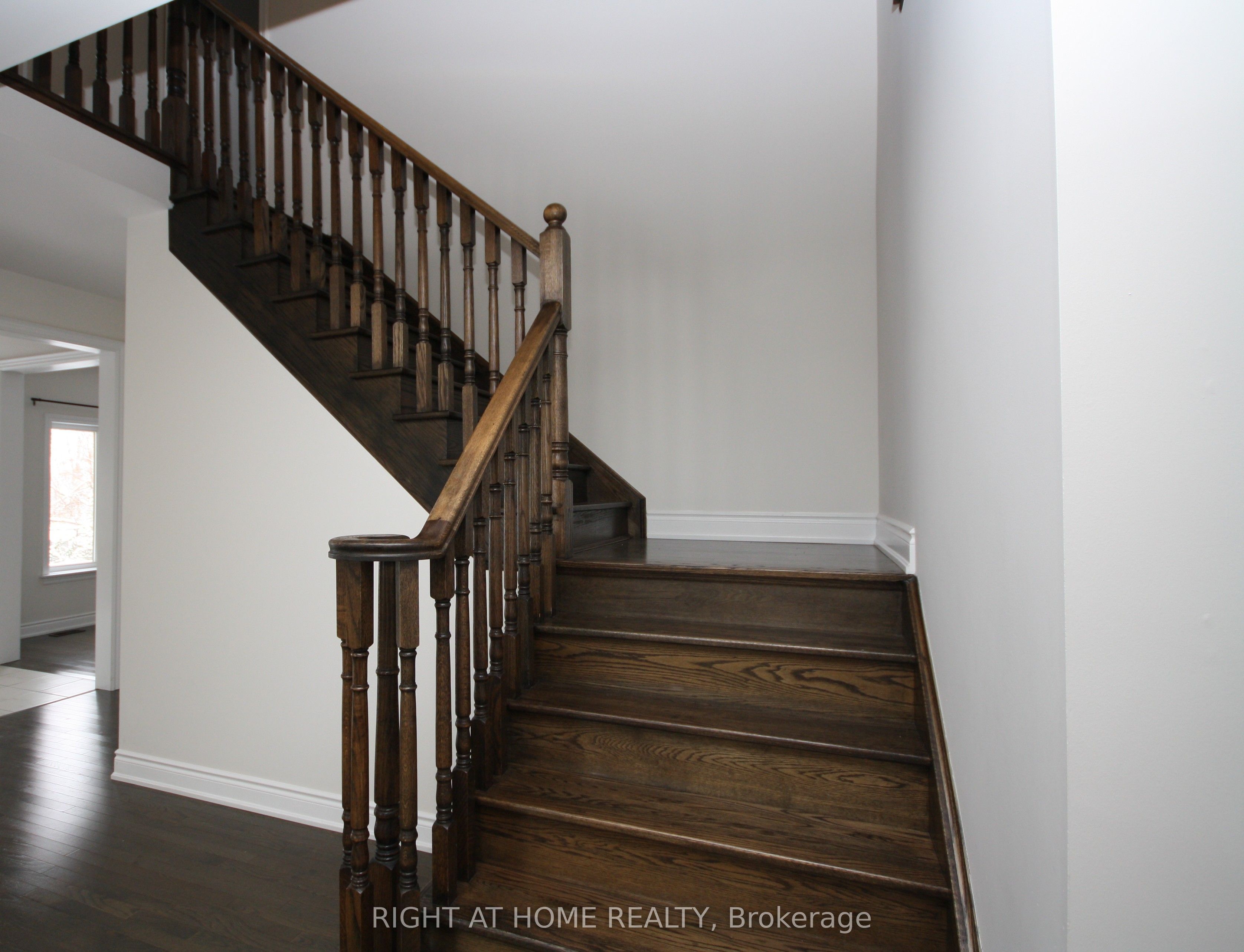 66 White Crescent Property Photo 12