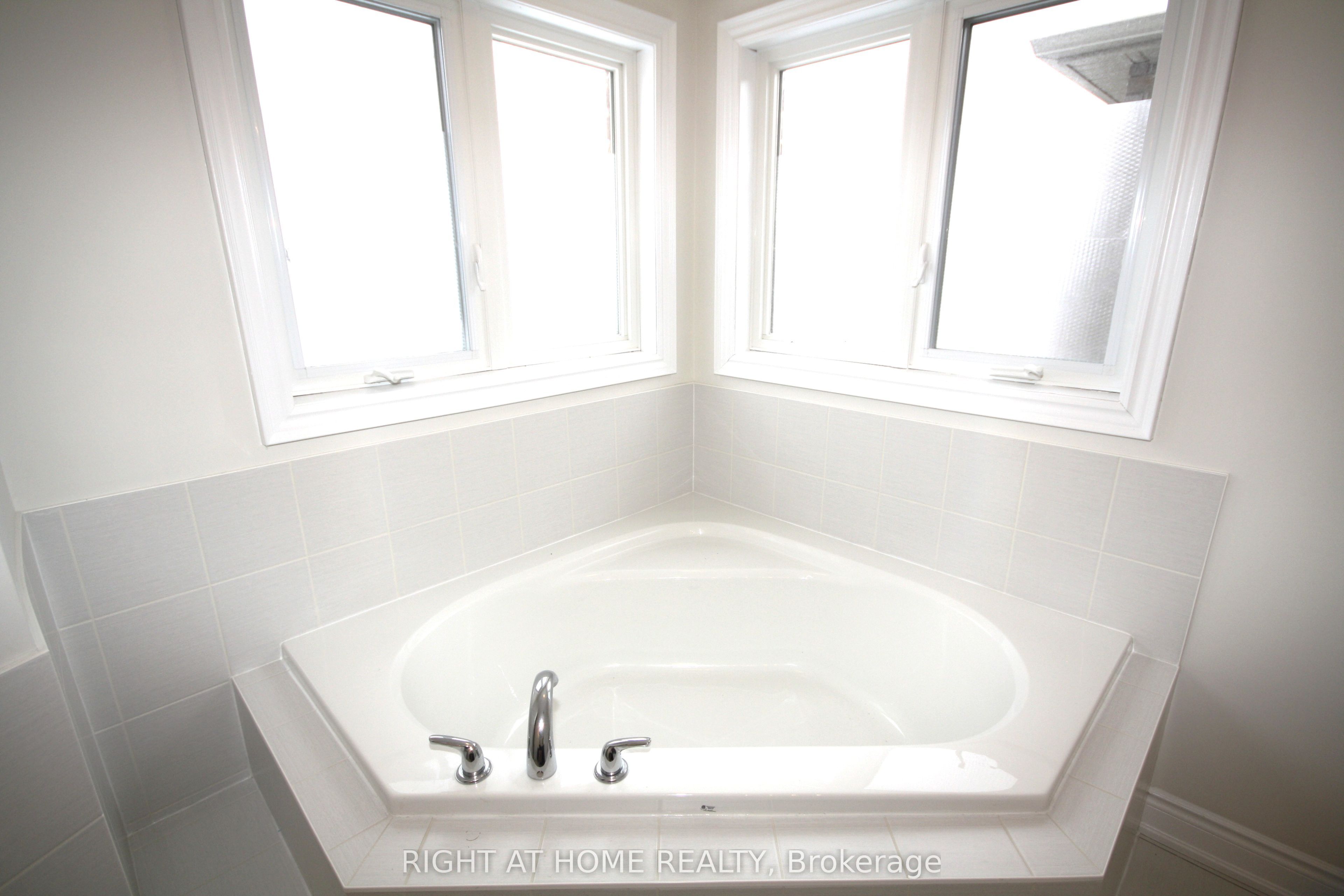 66 White Crescent Property Photo 15