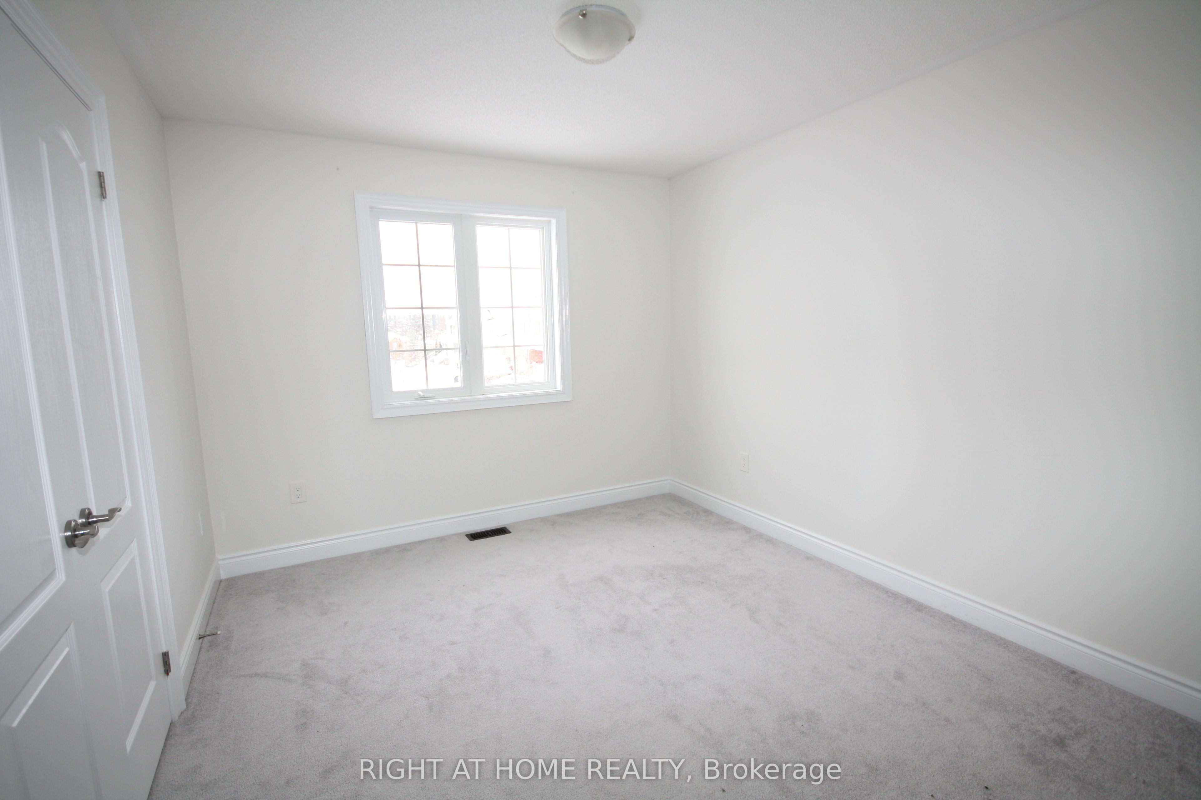 66 White Crescent Property Photo 23