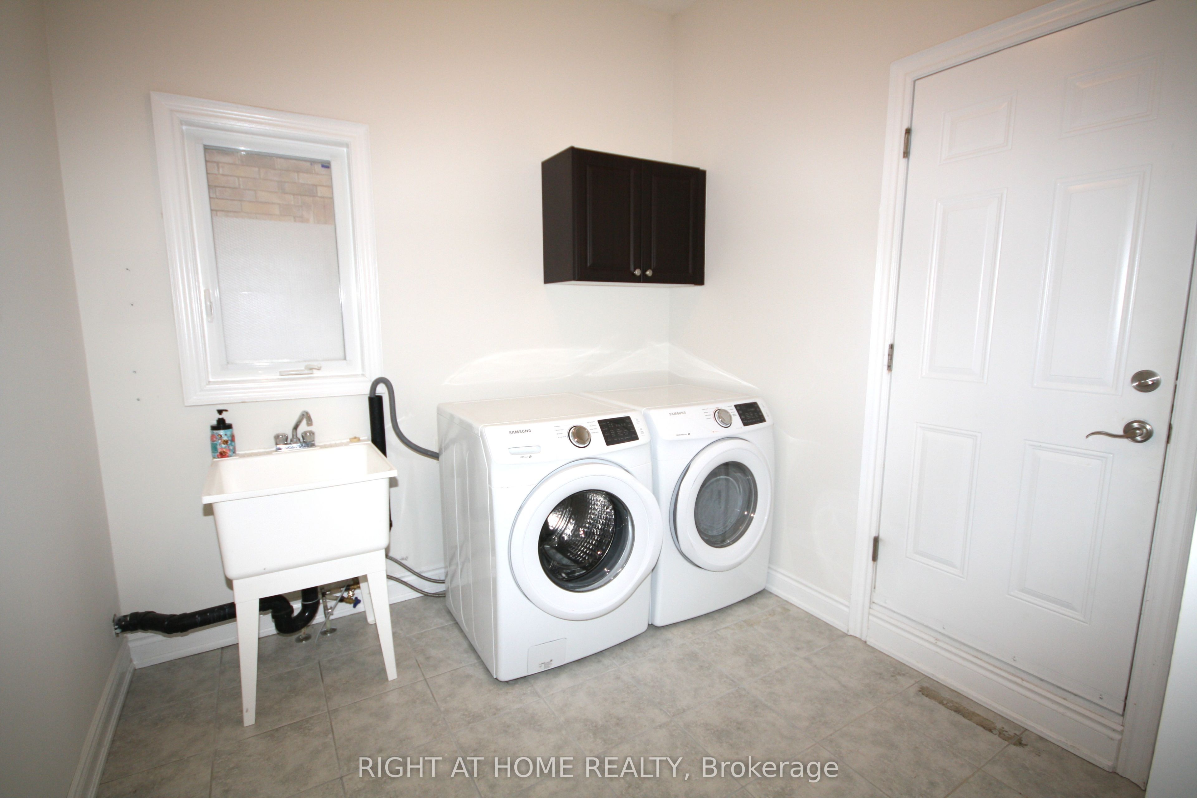 66 White Crescent Property Photo 25