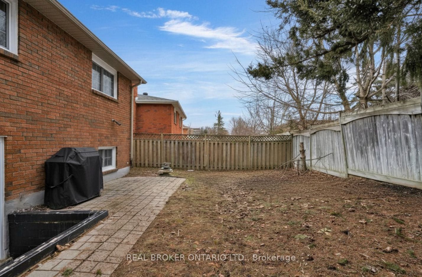 15 Buchanan Street Property Photo 43