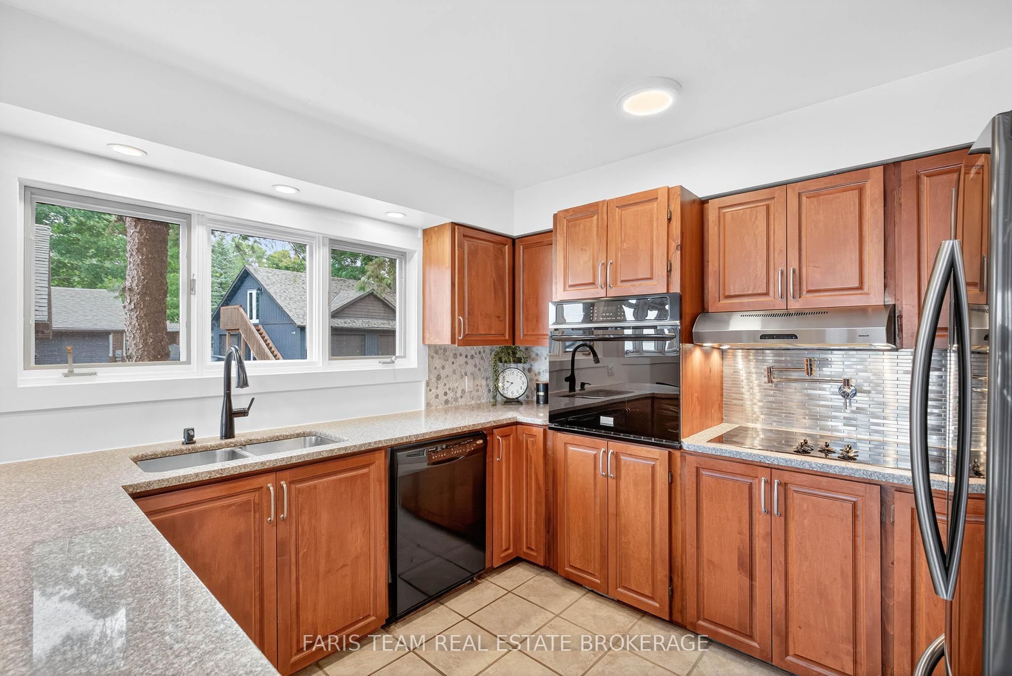 238 Robins Point Road Property Photo 9