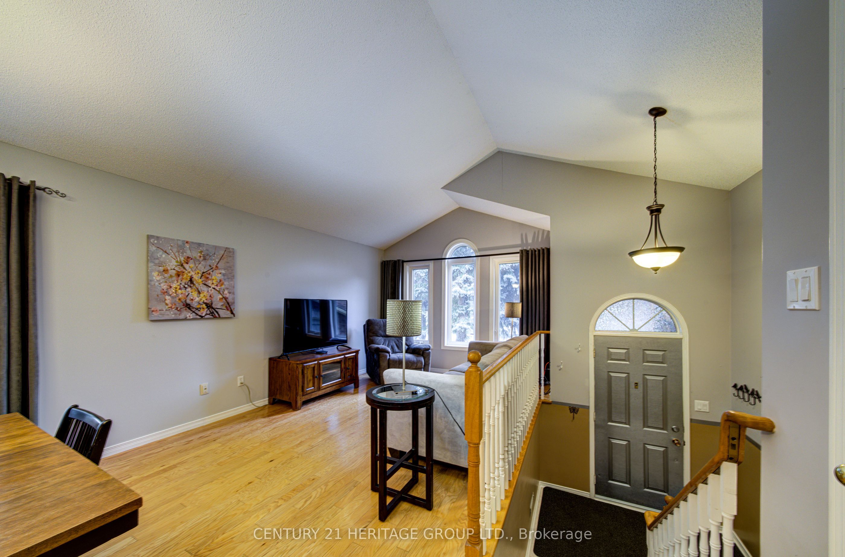 68 Dyer Drive Property Photo 2