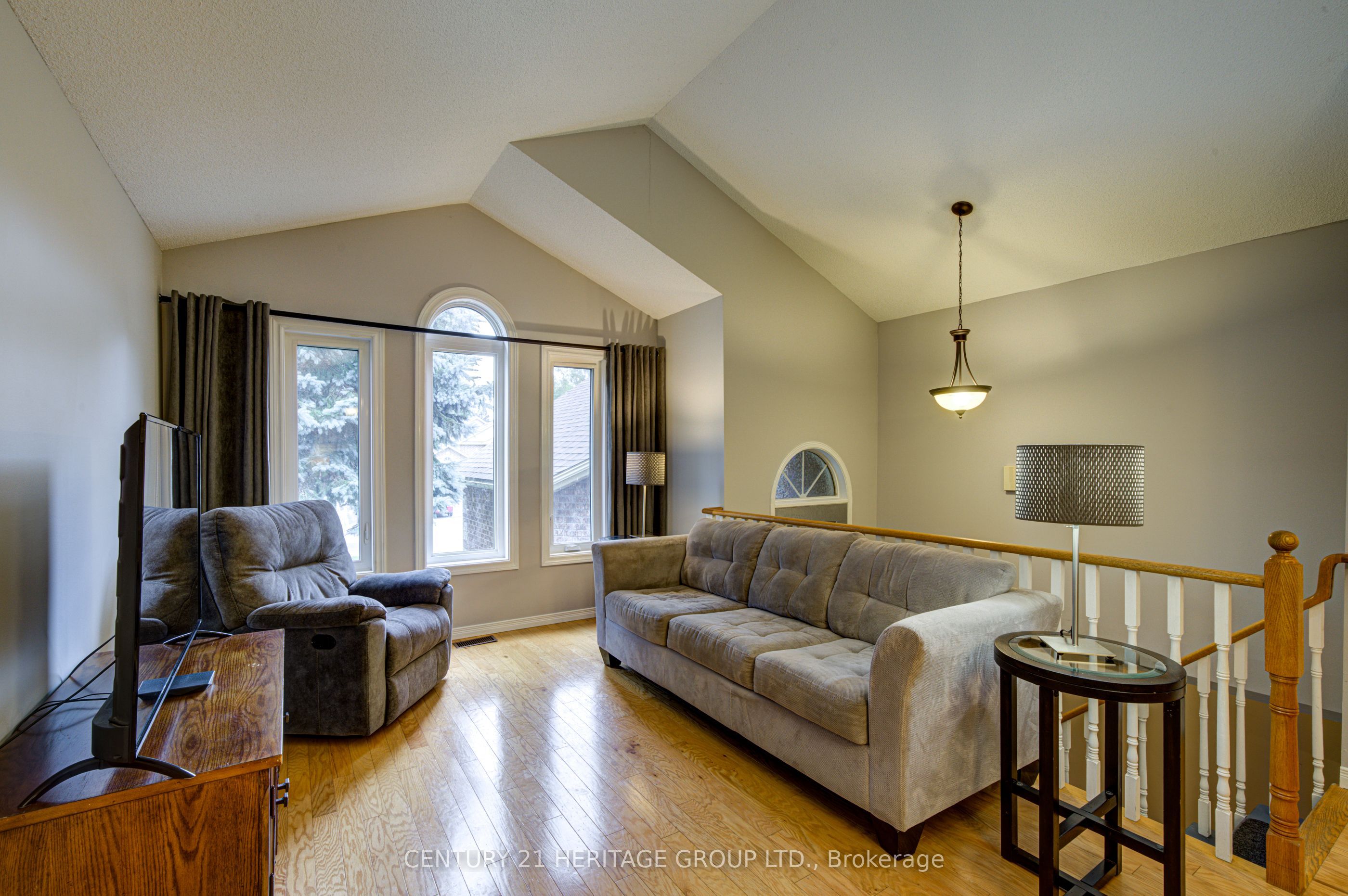 68 Dyer Drive Property Photo 3