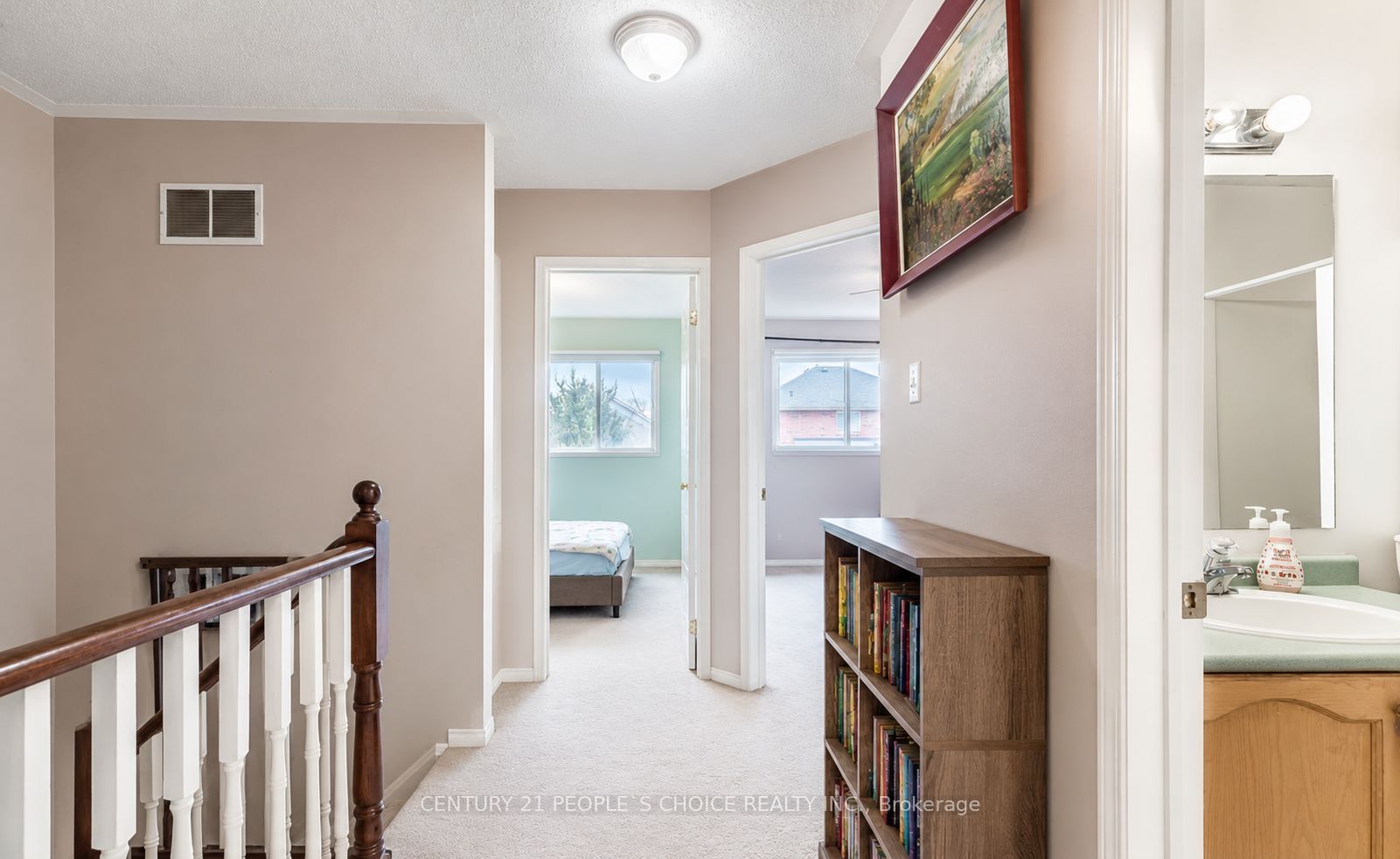 186 Pickett Crescent Property Photo 8