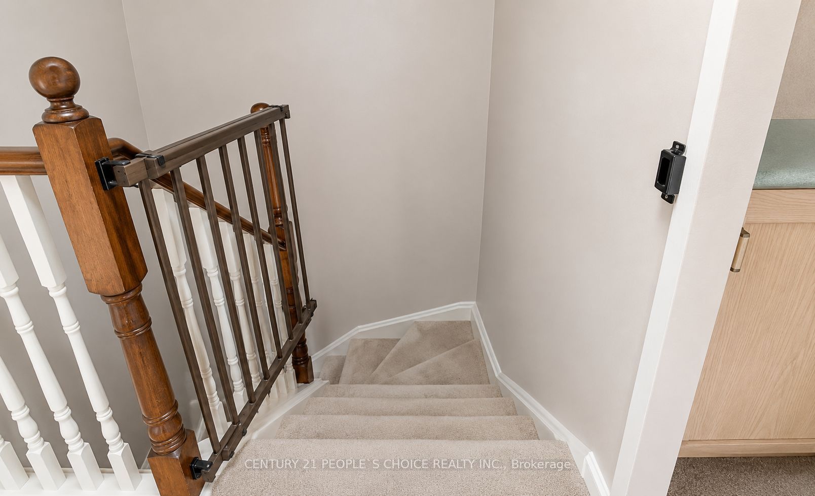 186 Pickett Crescent Property Photo 9