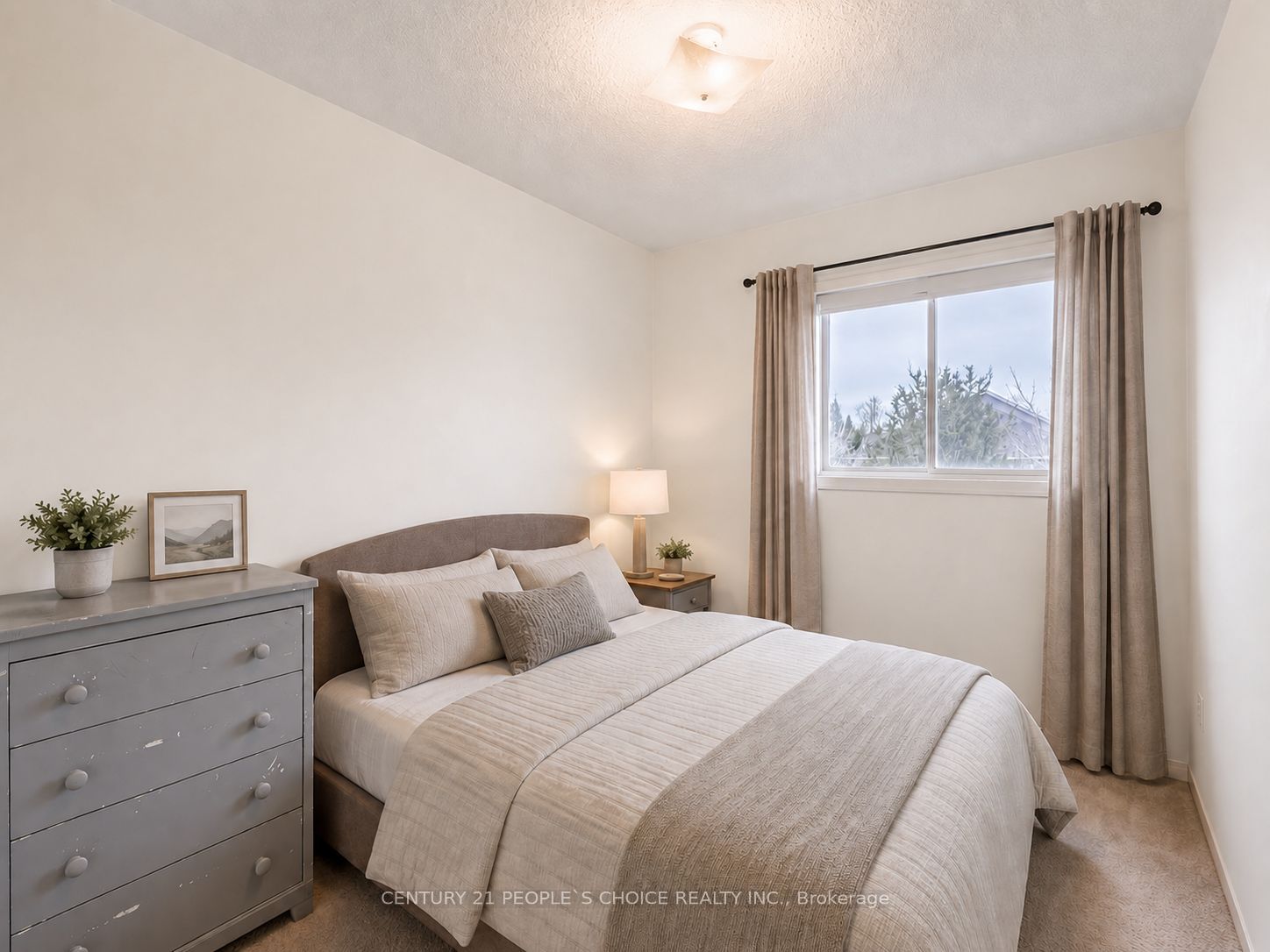 186 Pickett Crescent Property Photo 10
