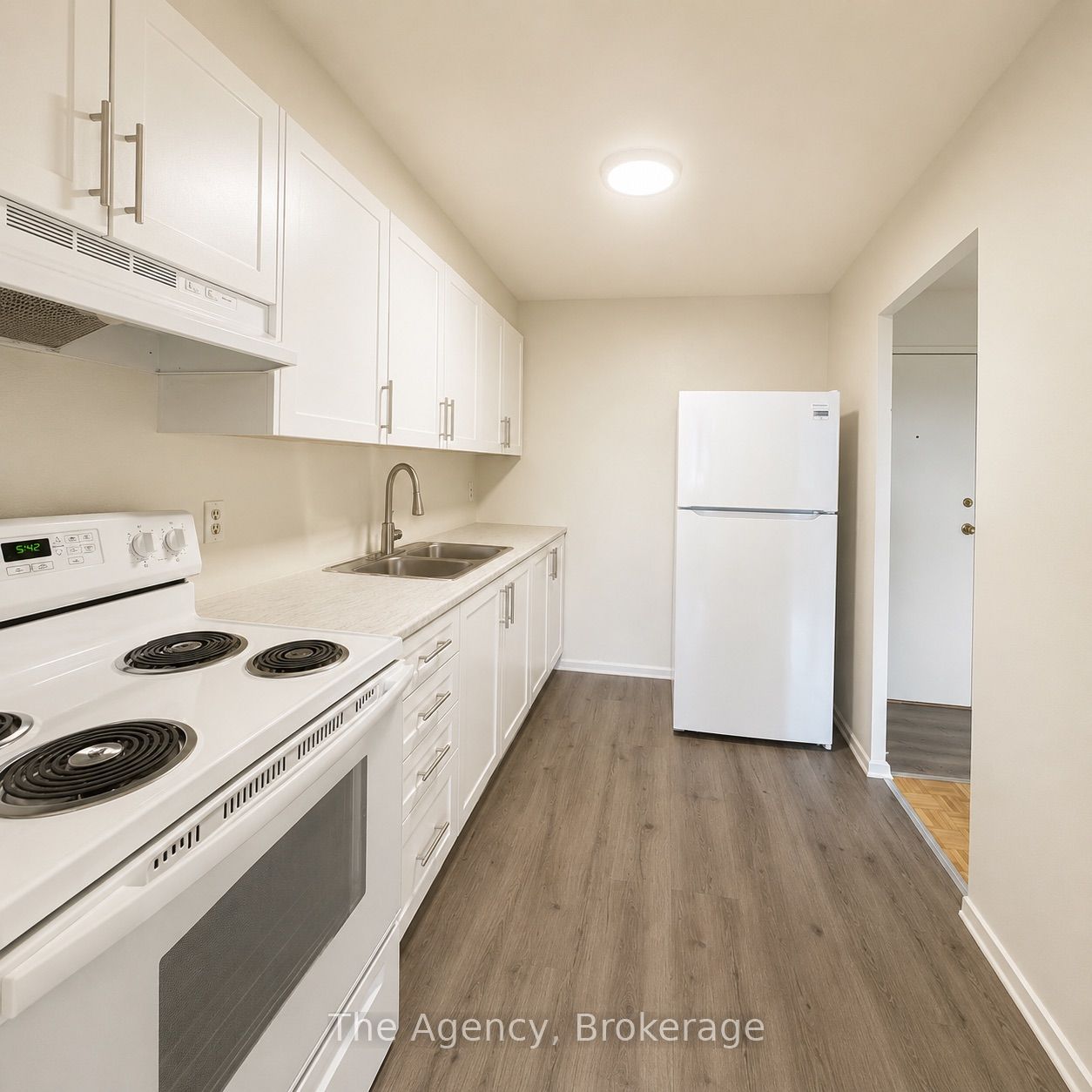 550 King Street 303 Property Photo 5