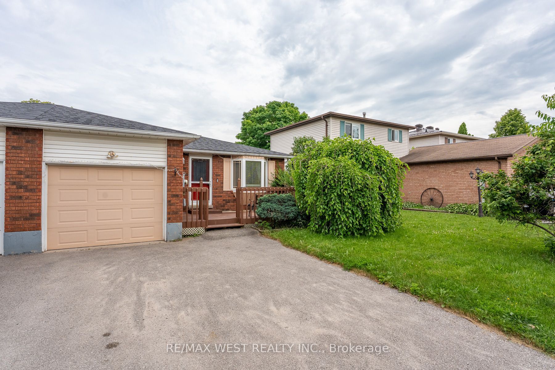 369 Galloway Boulevard Property Photo 1