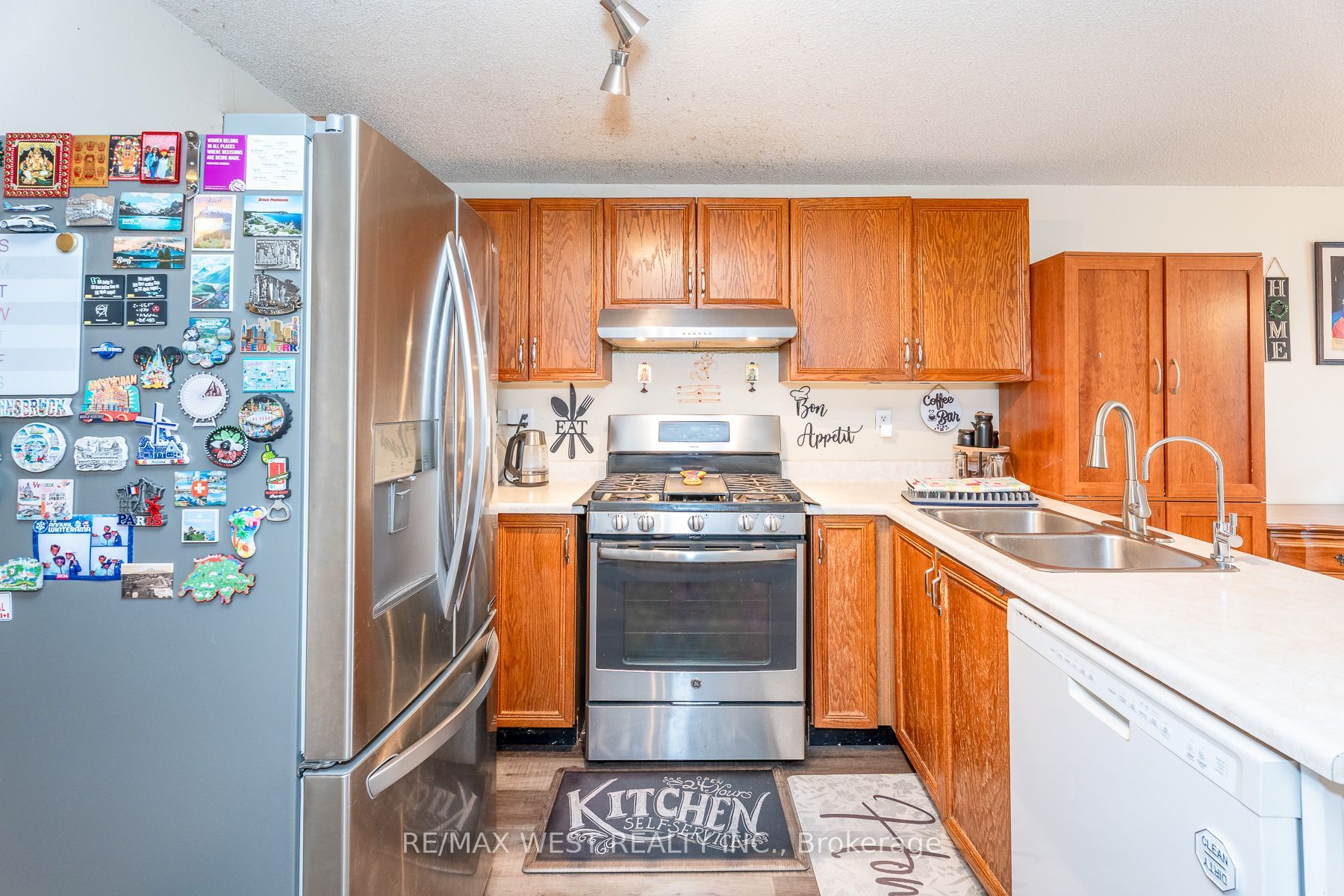 369 Galloway Boulevard Property Photo 4
