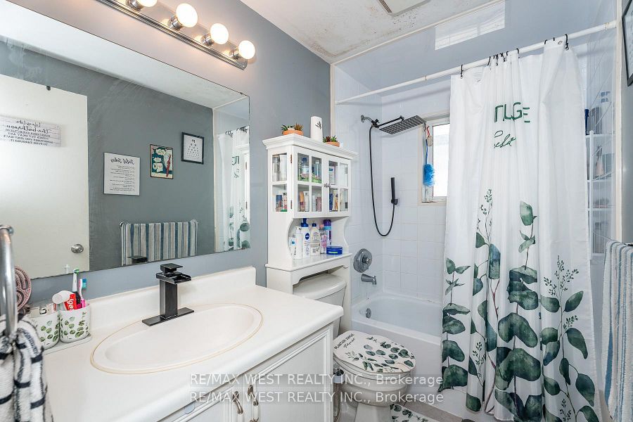 369 Galloway Boulevard Property Photo 8