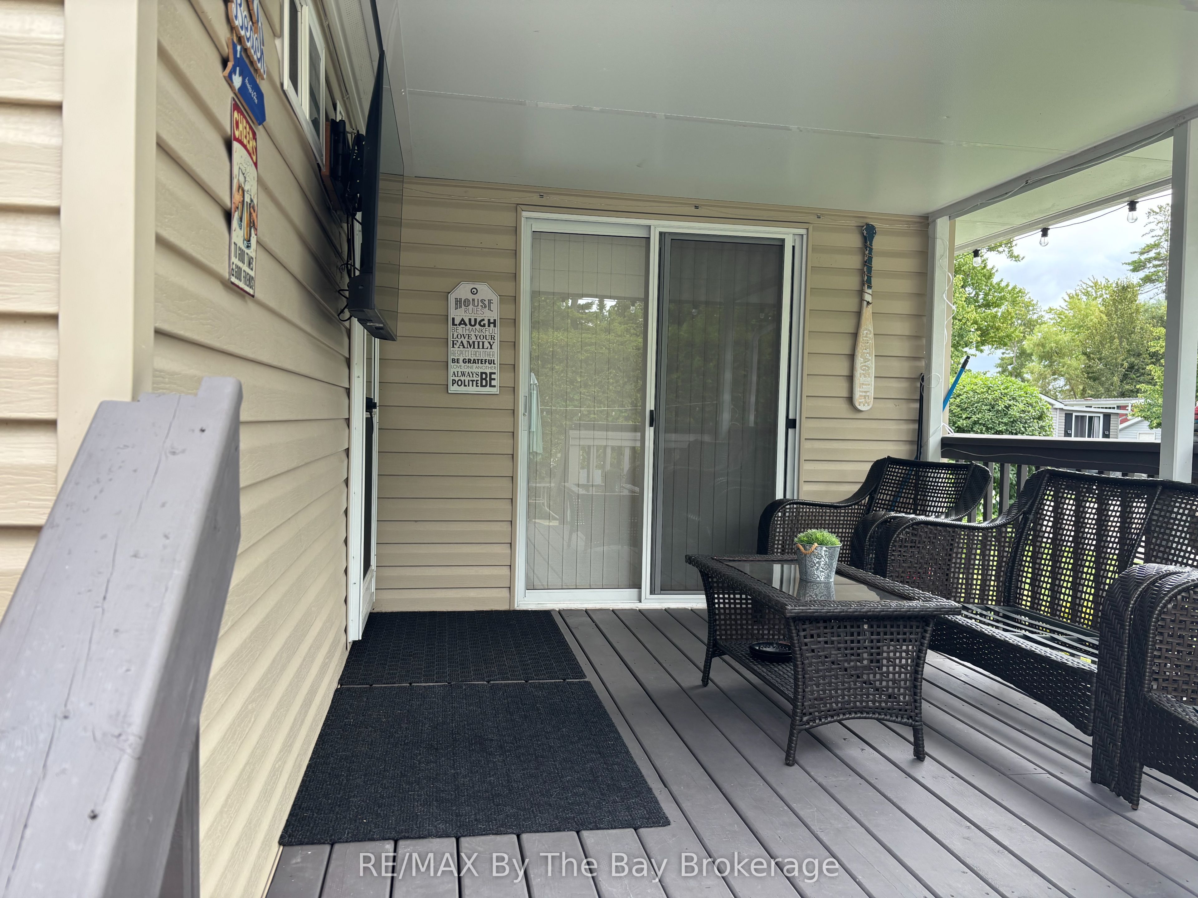 8 Kenora Trail Property Photo 6