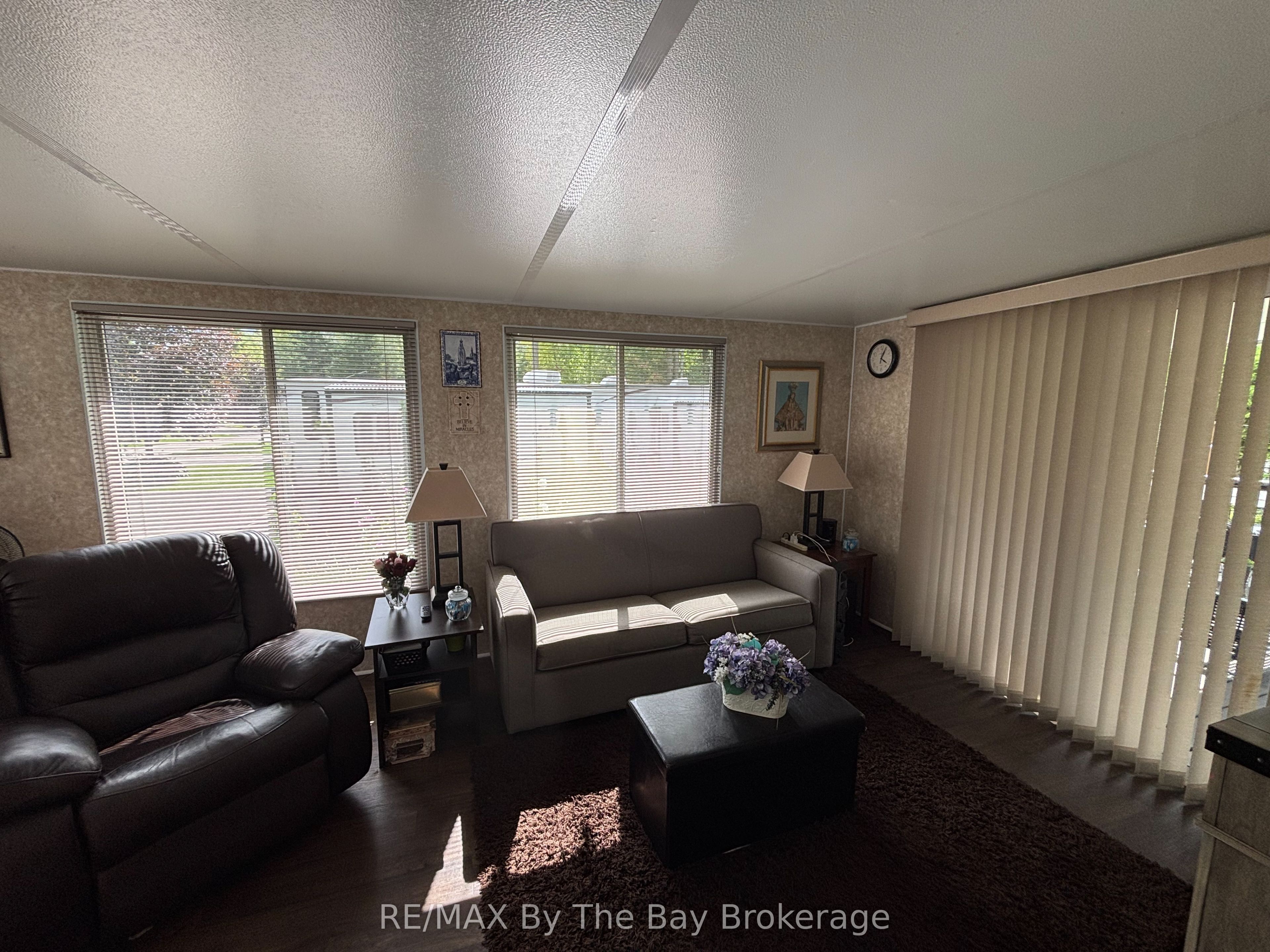 8 Kenora Trail Property Photo 12