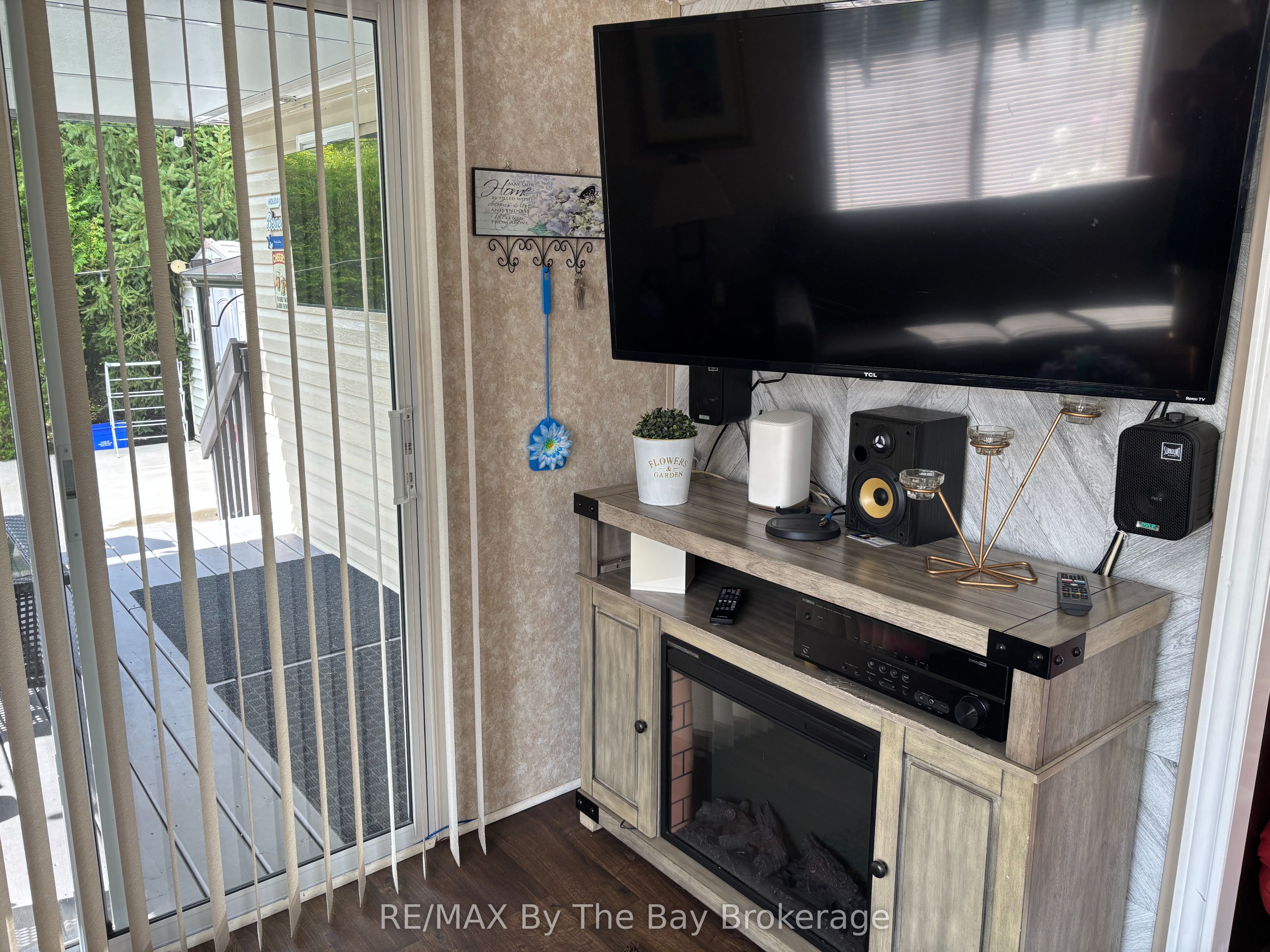 8 Kenora Trail Property Photo 15