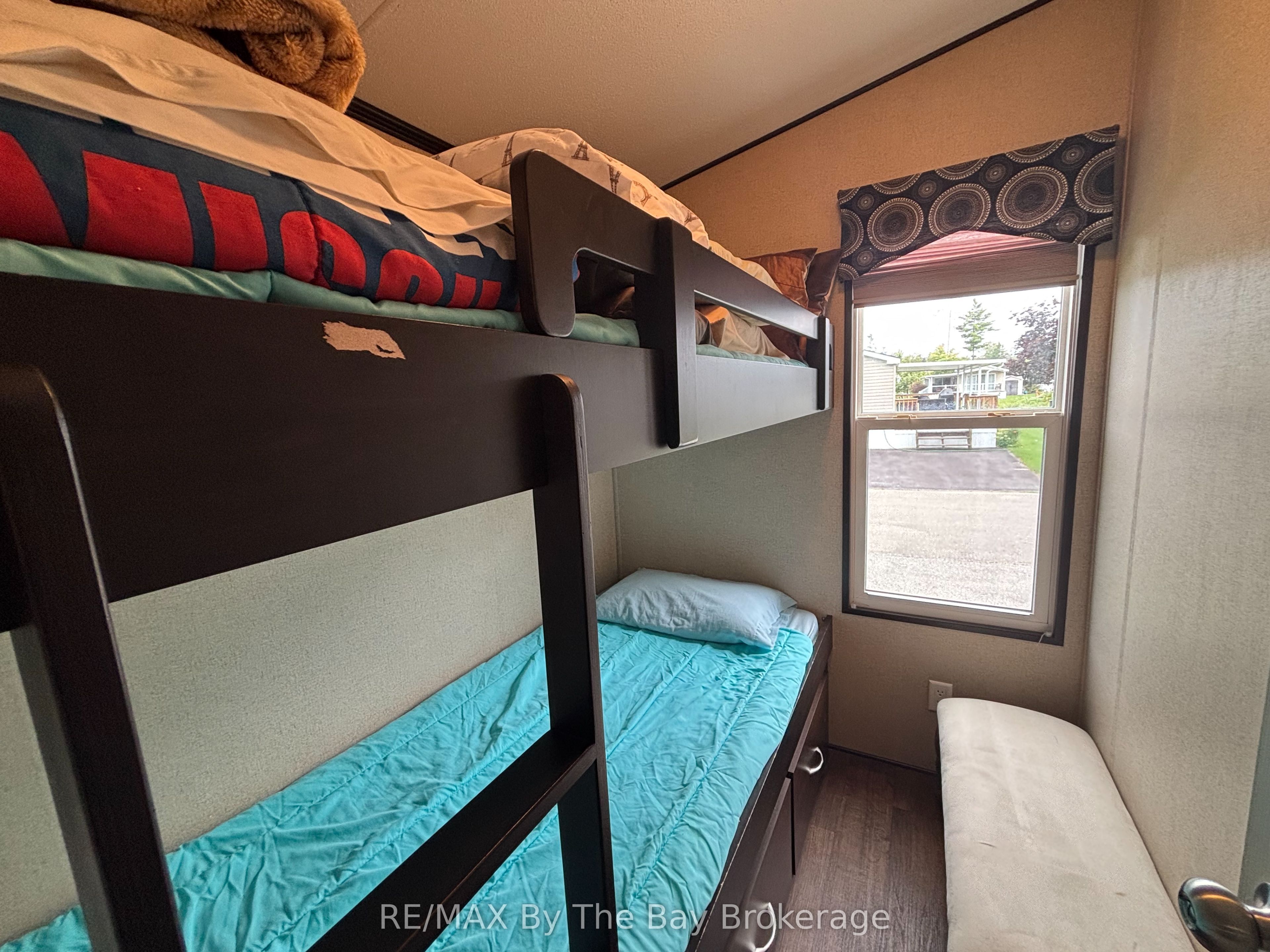 8 Kenora Trail Property Photo 17